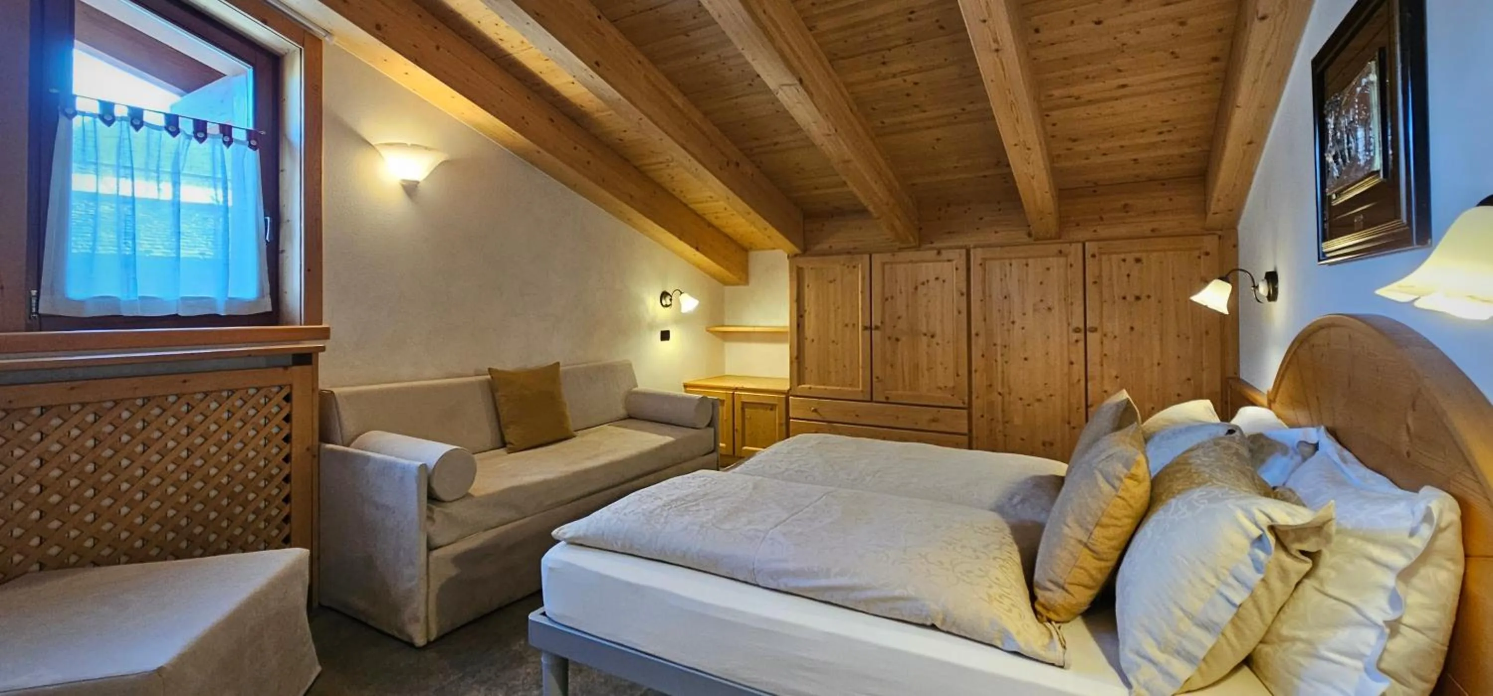 Bedroom, Bed in Albergo Alpenrose