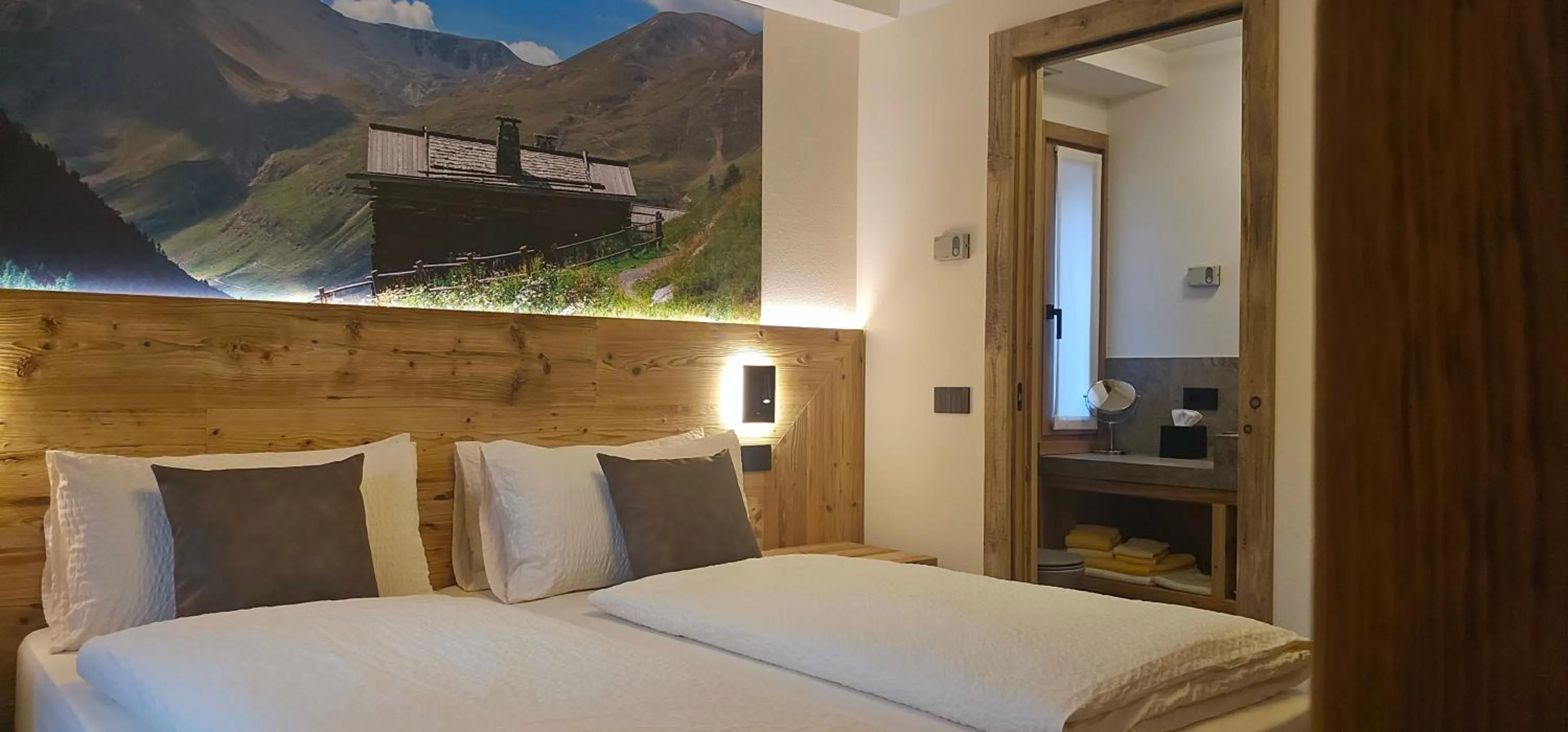 Bedroom, Bed in Albergo Alpenrose
