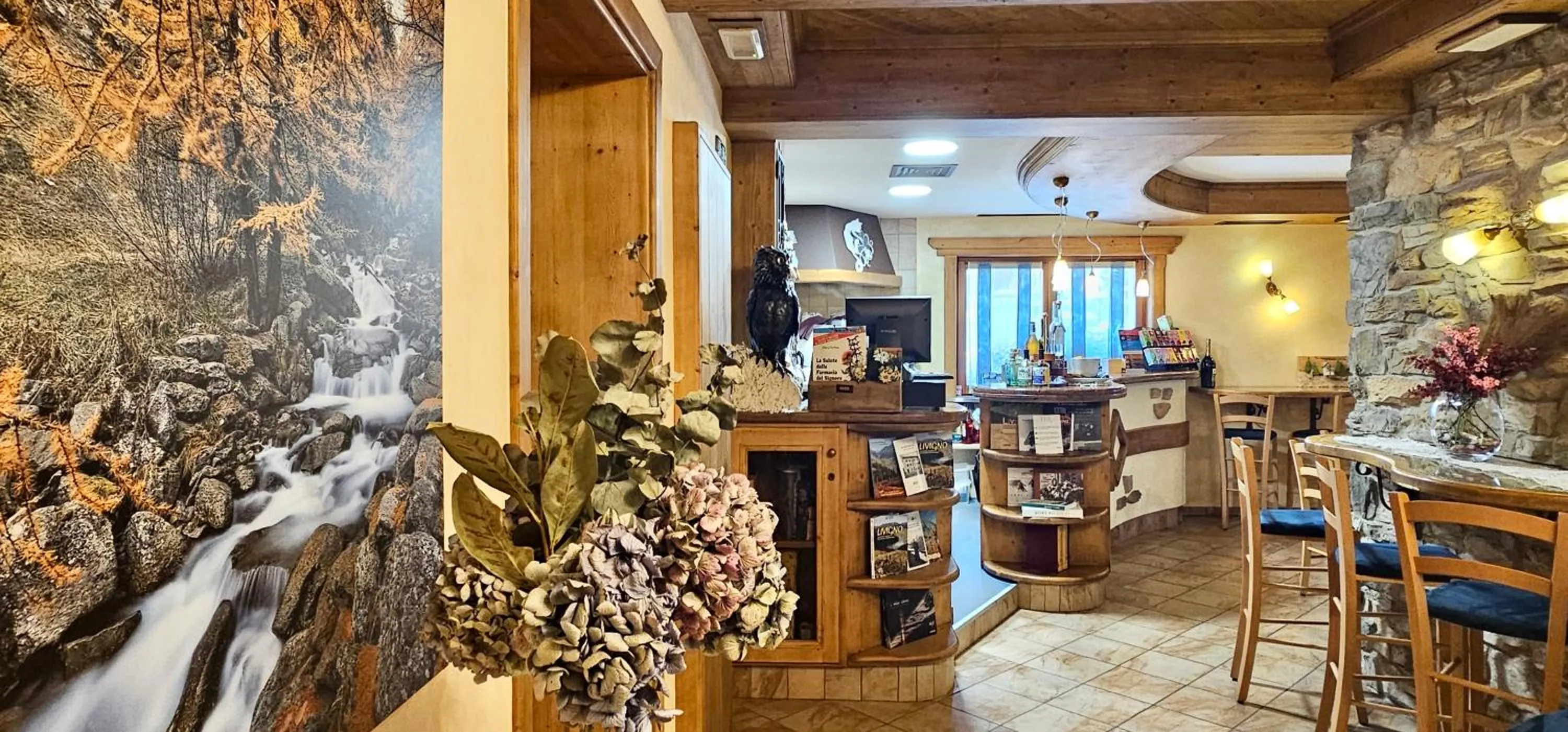 Seating area in Albergo Alpenrose