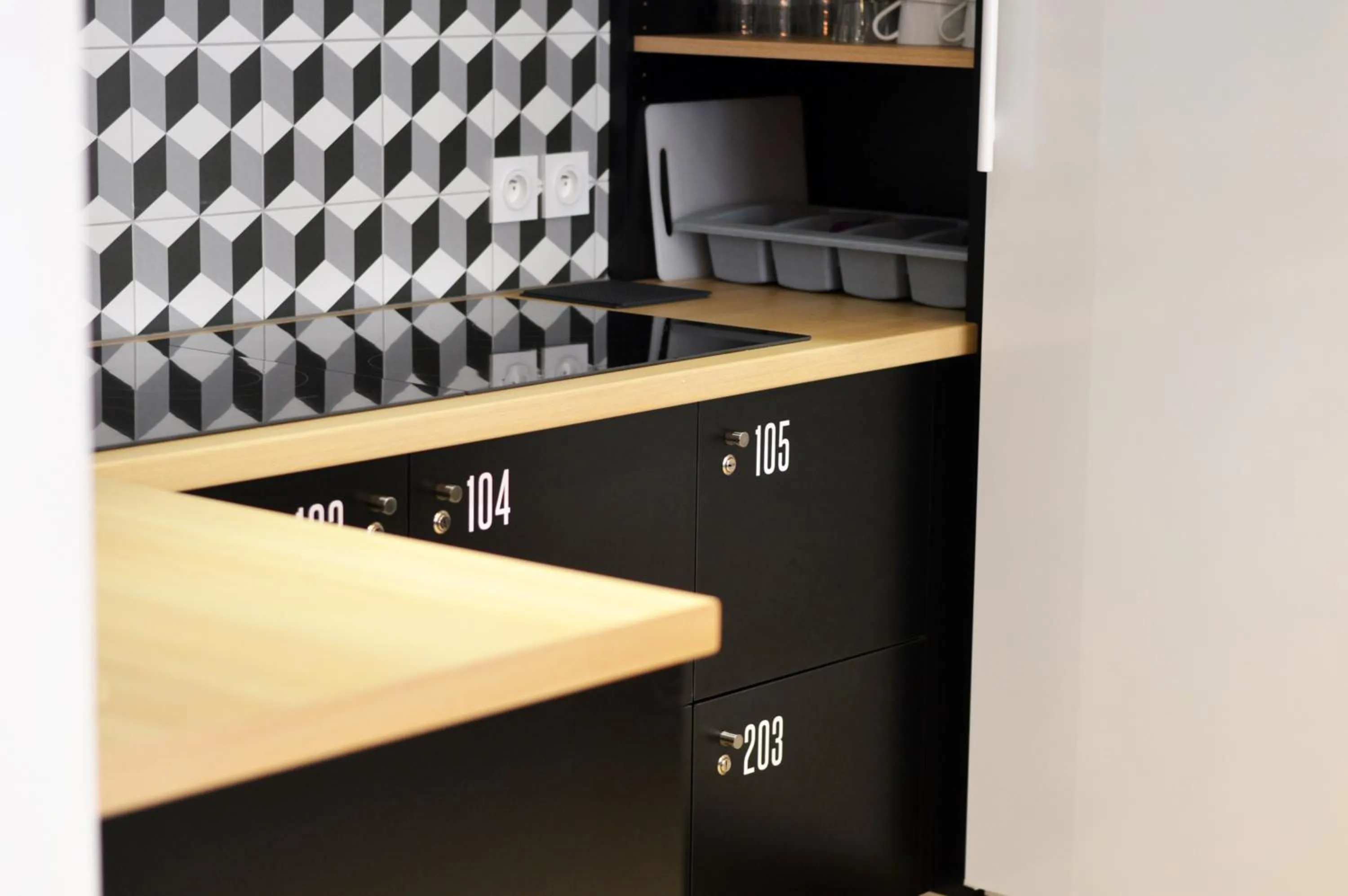 Communal kitchen in Résidence Little Sévigné