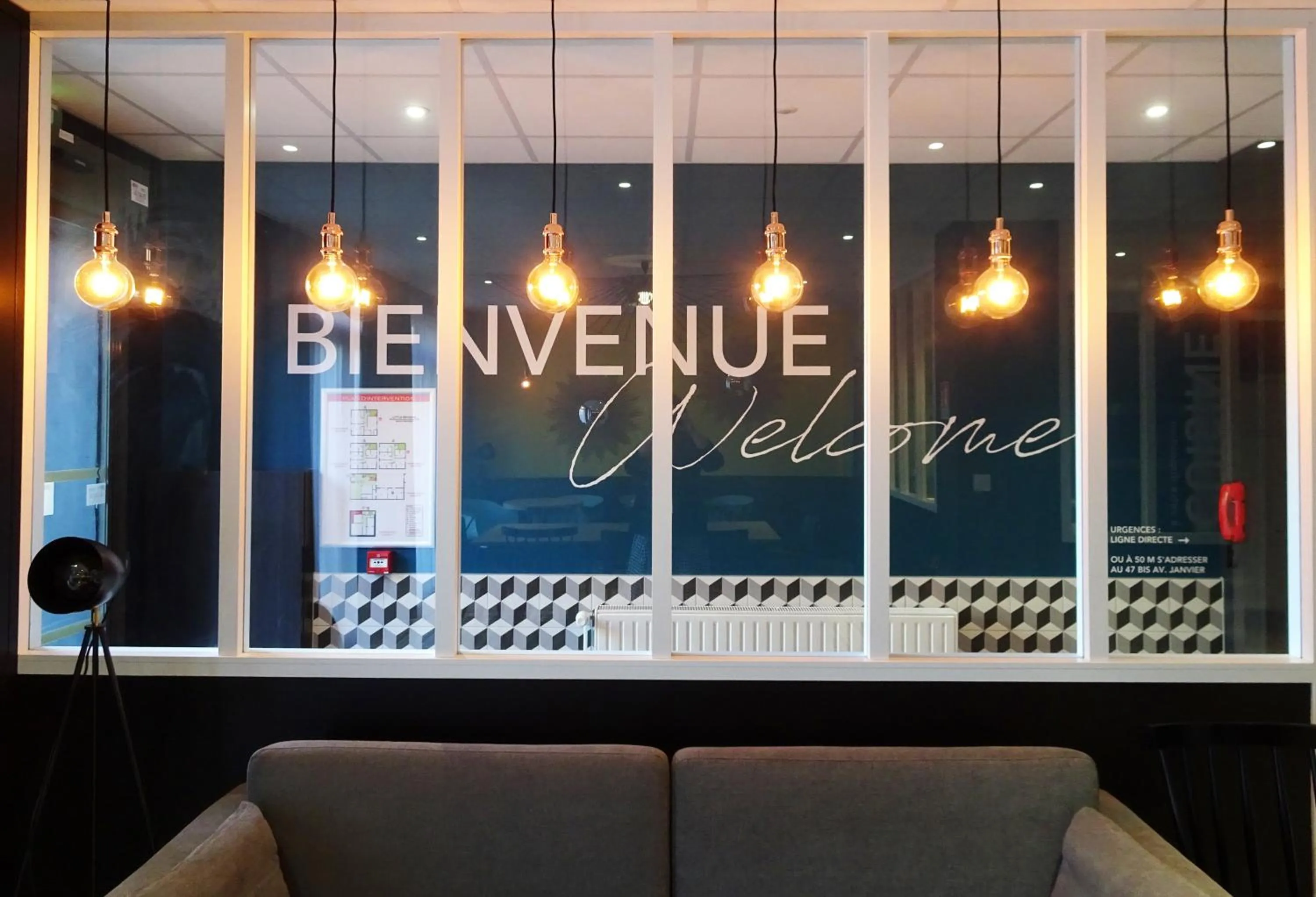 Communal lounge/ TV room in Résidence Little Sévigné