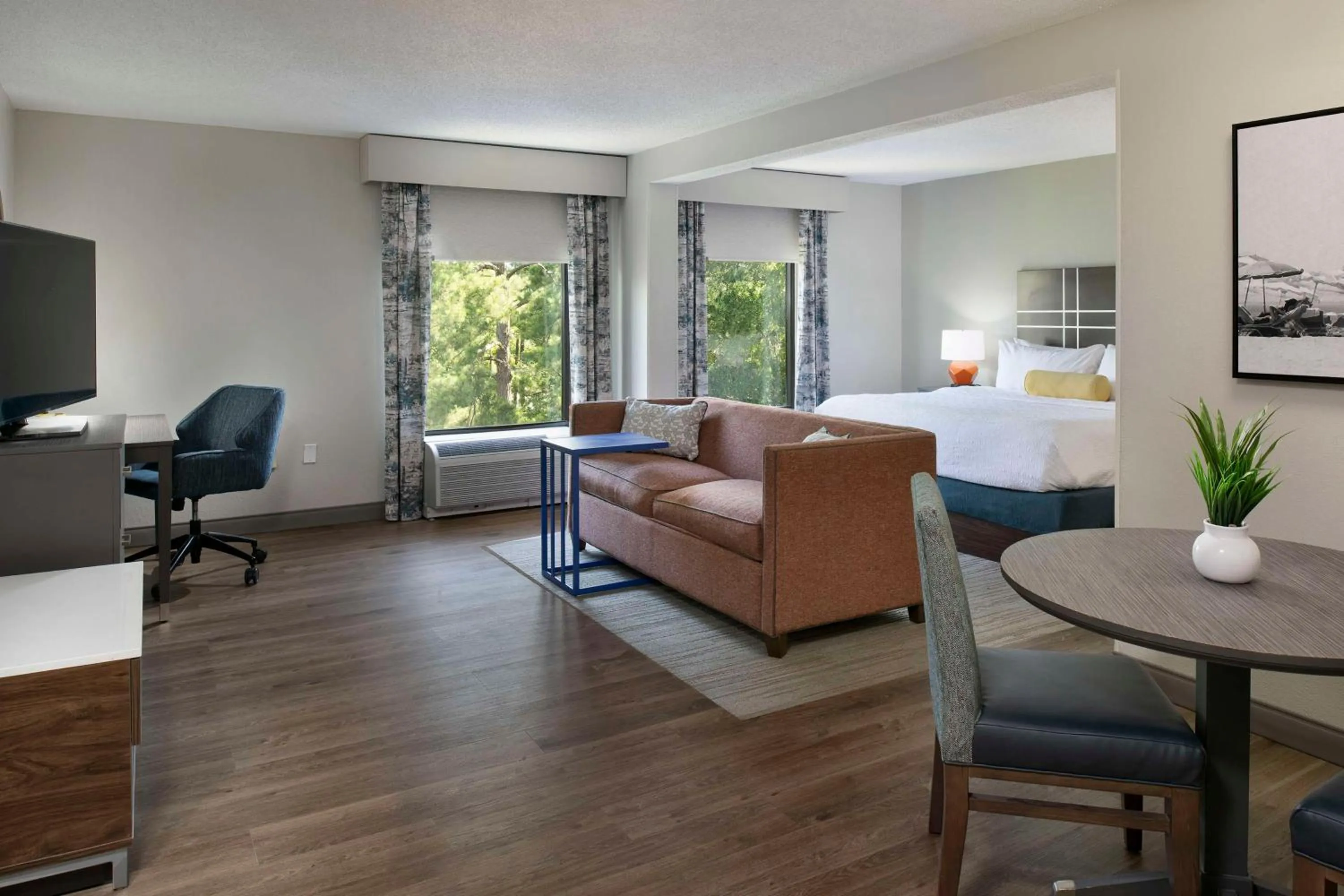 Living room in Hampton Inn Northwood