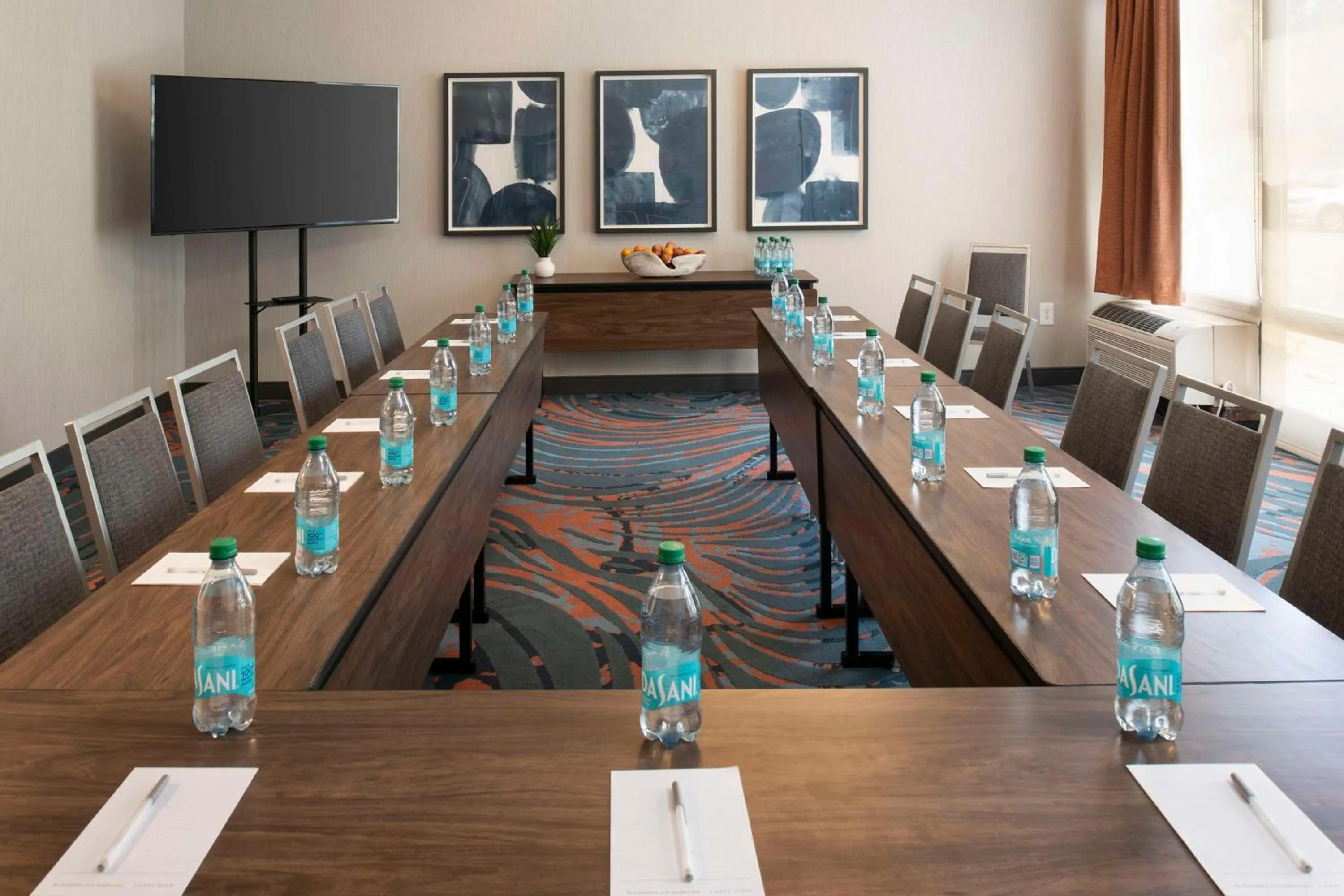 Meeting/conference room in Hampton Inn Northwood