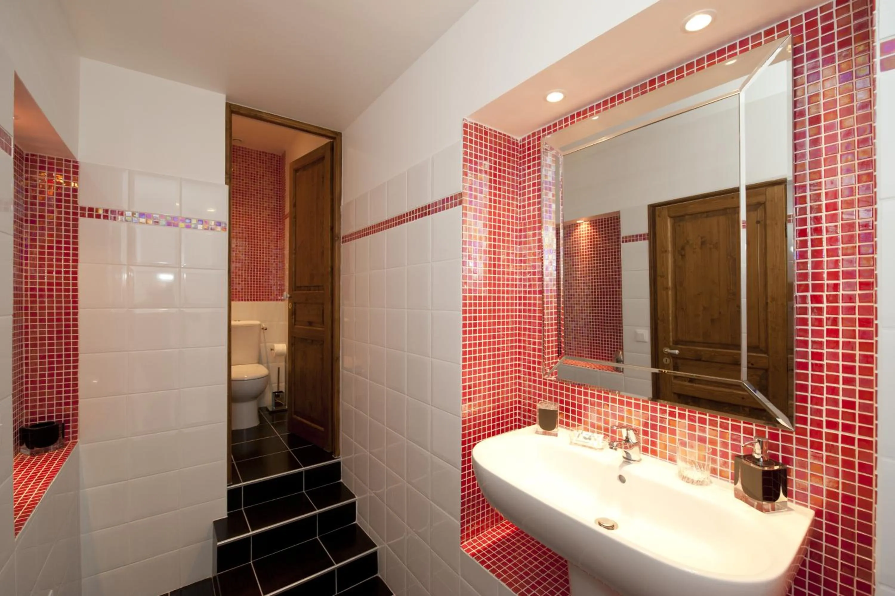 Bathroom in La Maison du Peintre en Provence