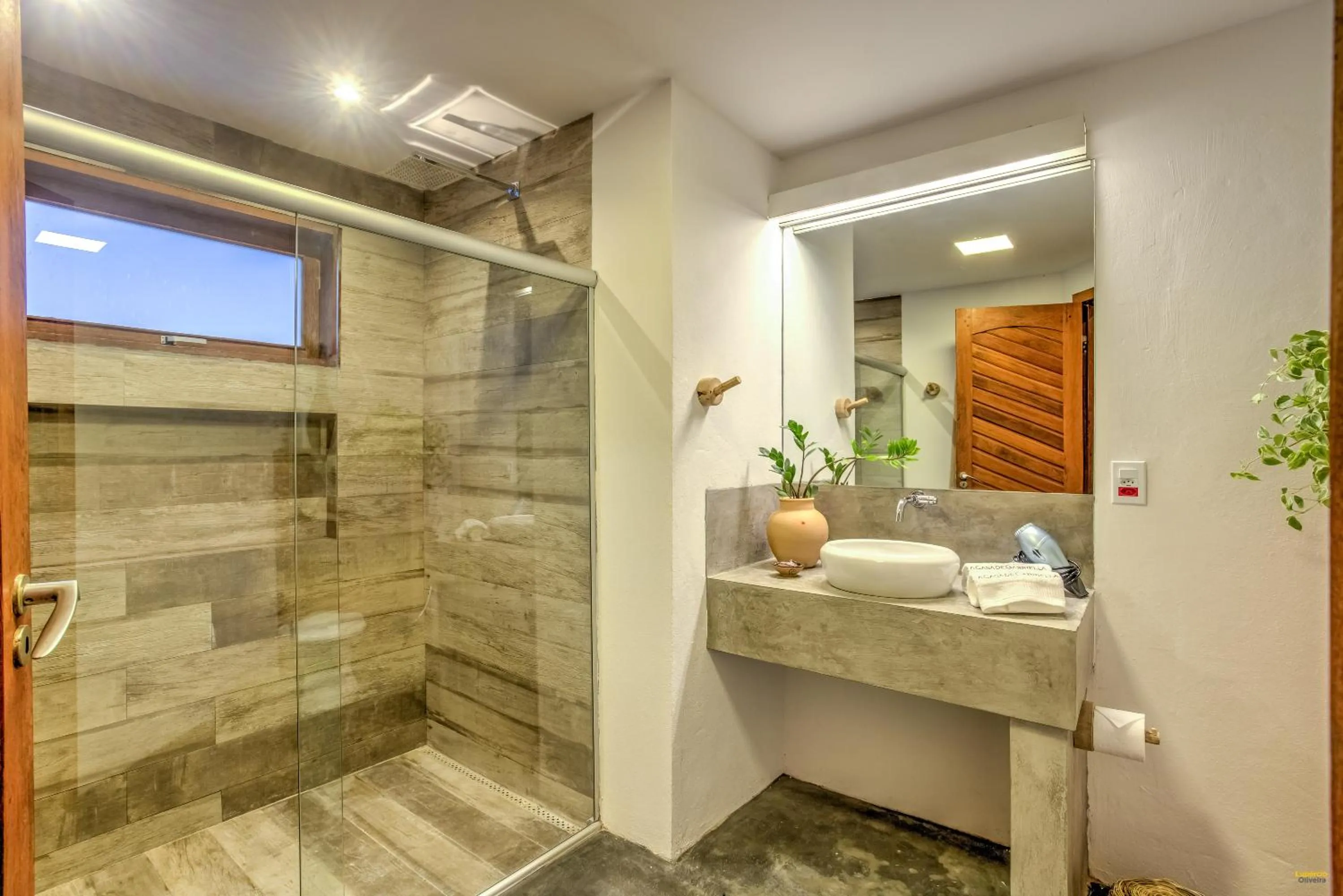 Shower in A Casa de Gabriella