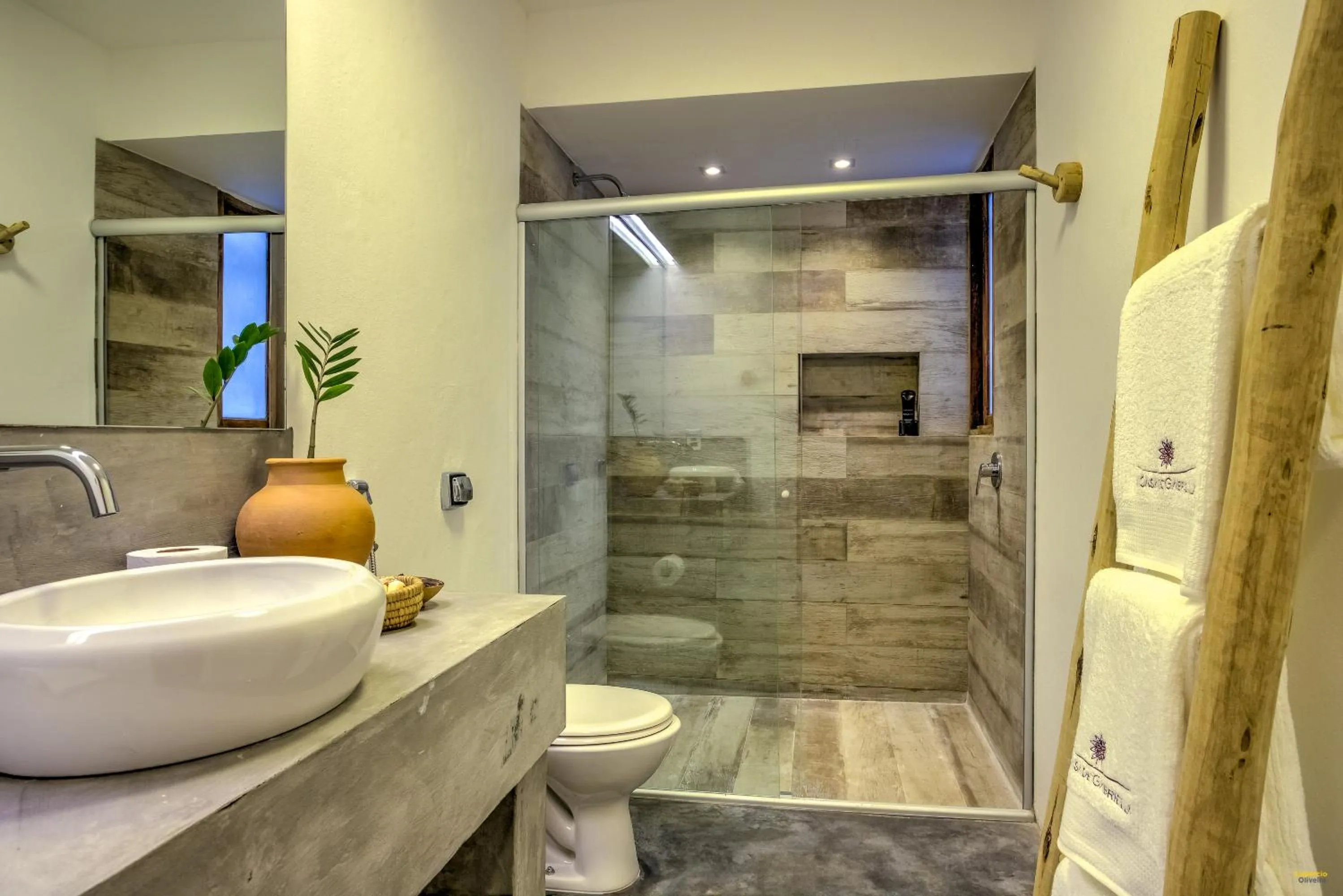 Shower in A Casa de Gabriella