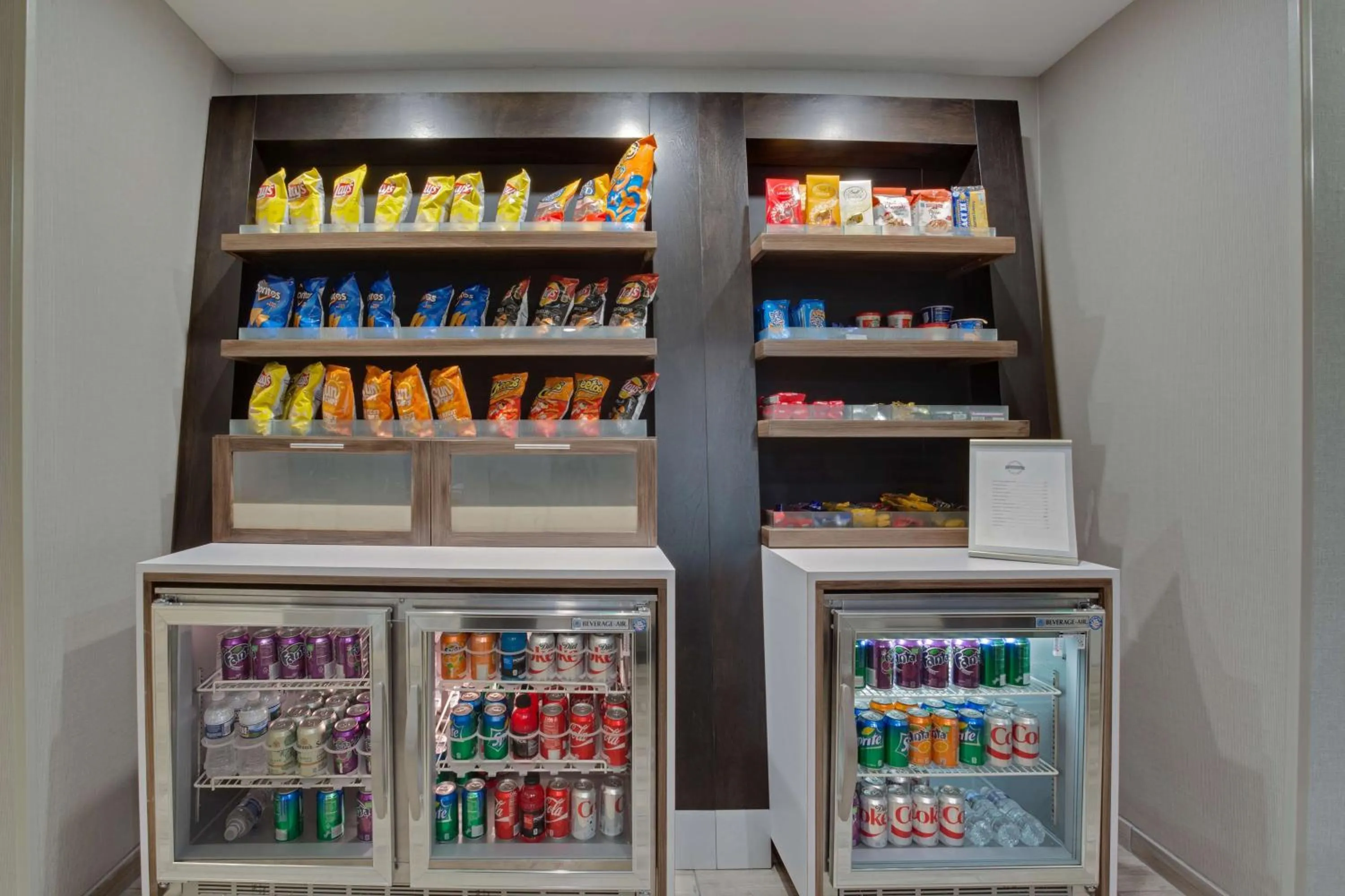 Restaurant/places to eat in Hampton Inn Harbourgate