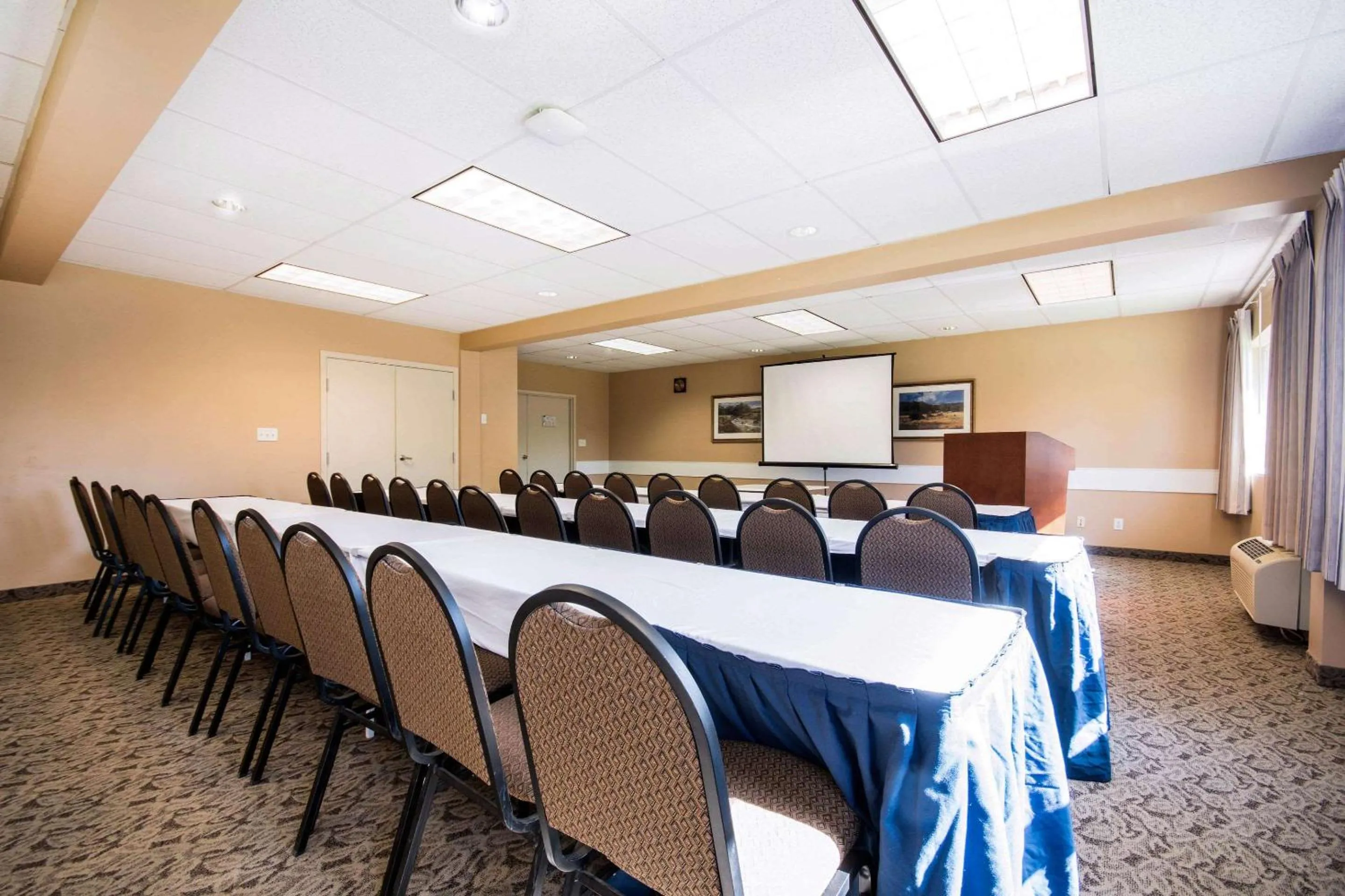 Meeting/conference room in Comfort Inn & Suites