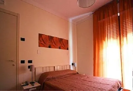 Bed in Albergo Le 2 Rose