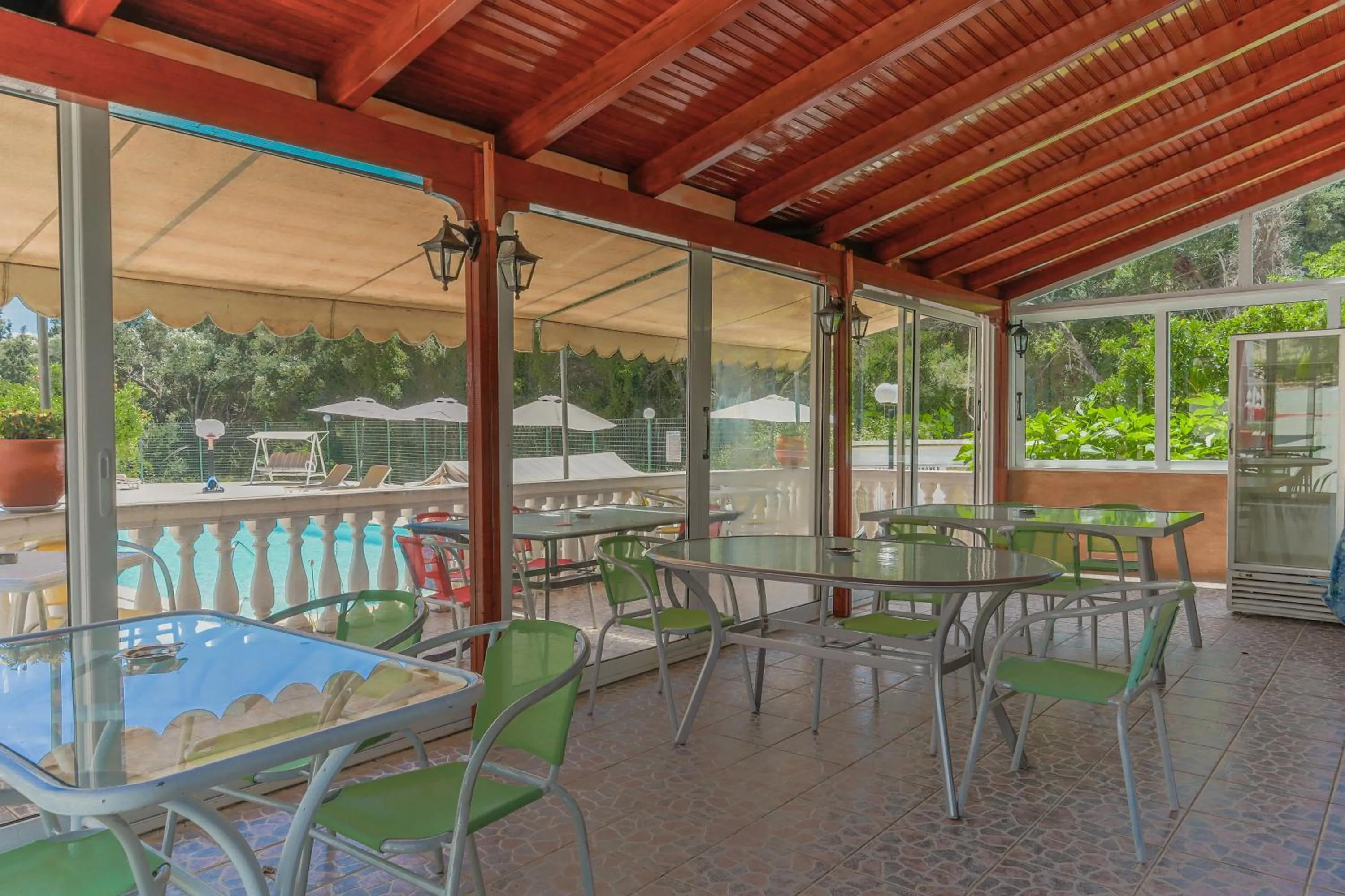 Restaurant/places to eat in Amazona Apartments and Studios