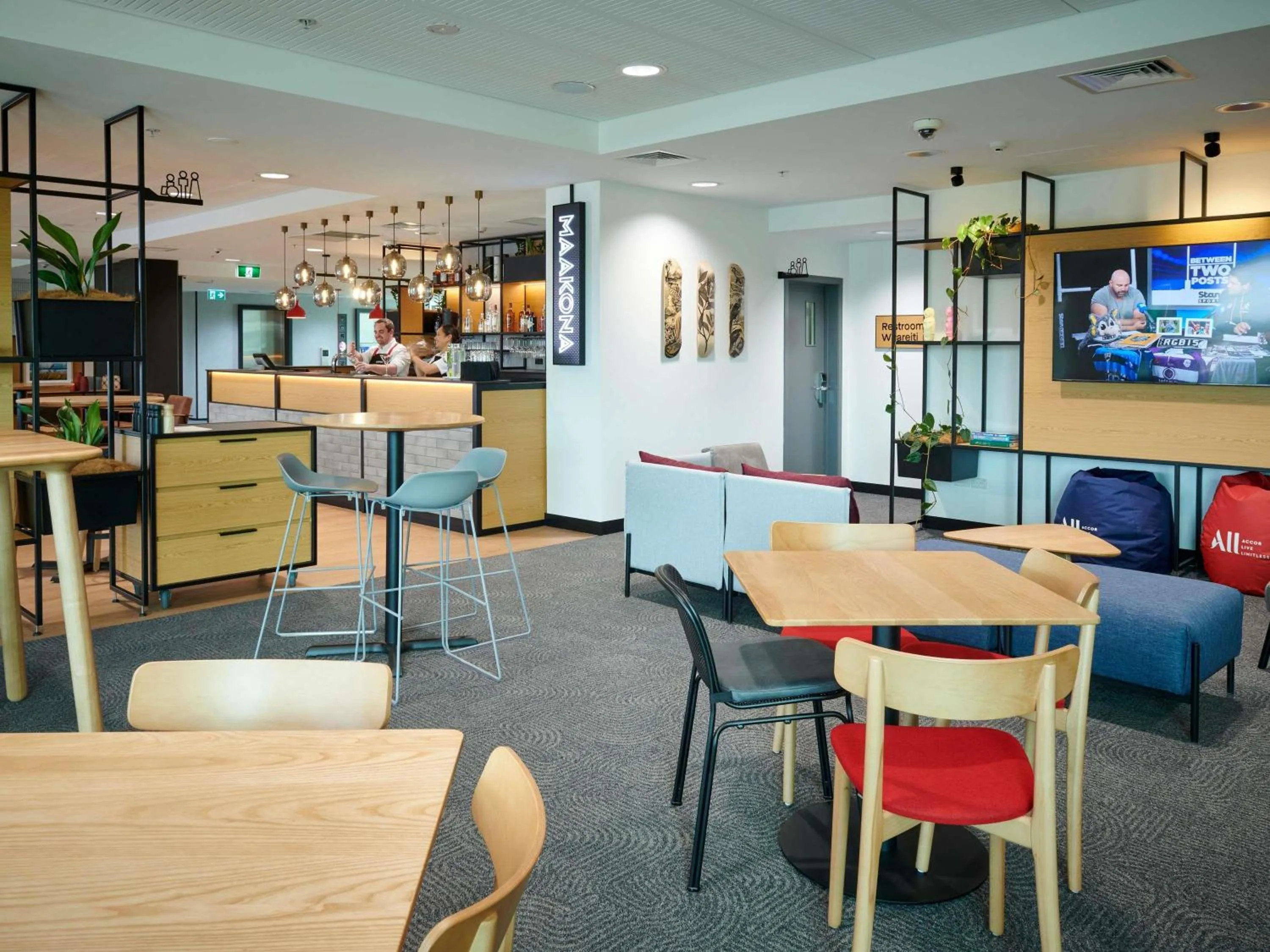 Lounge or bar in ibis Hamilton Tainui
