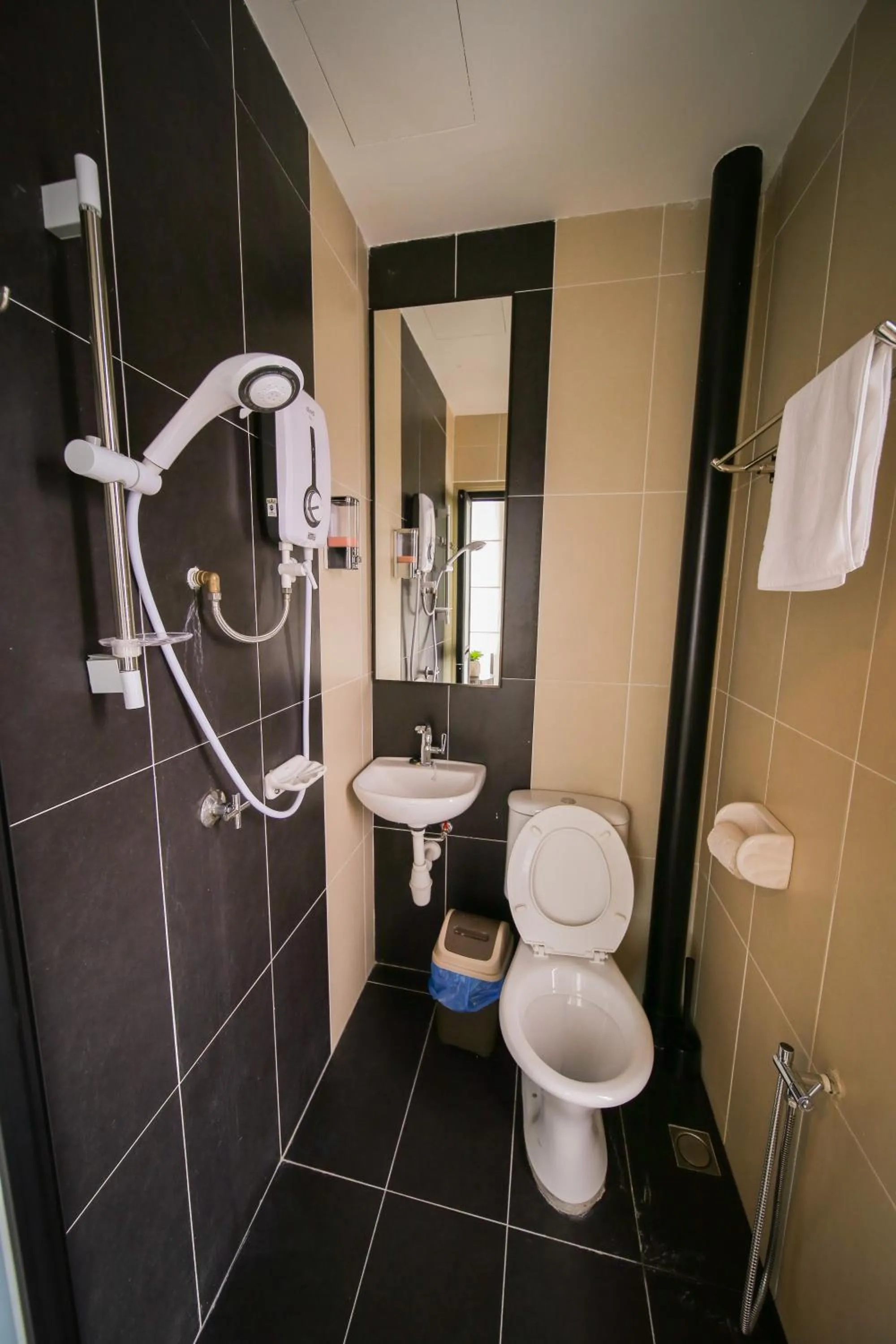 The Best Hotel in Bayan Lepas - THE LOV PENANG