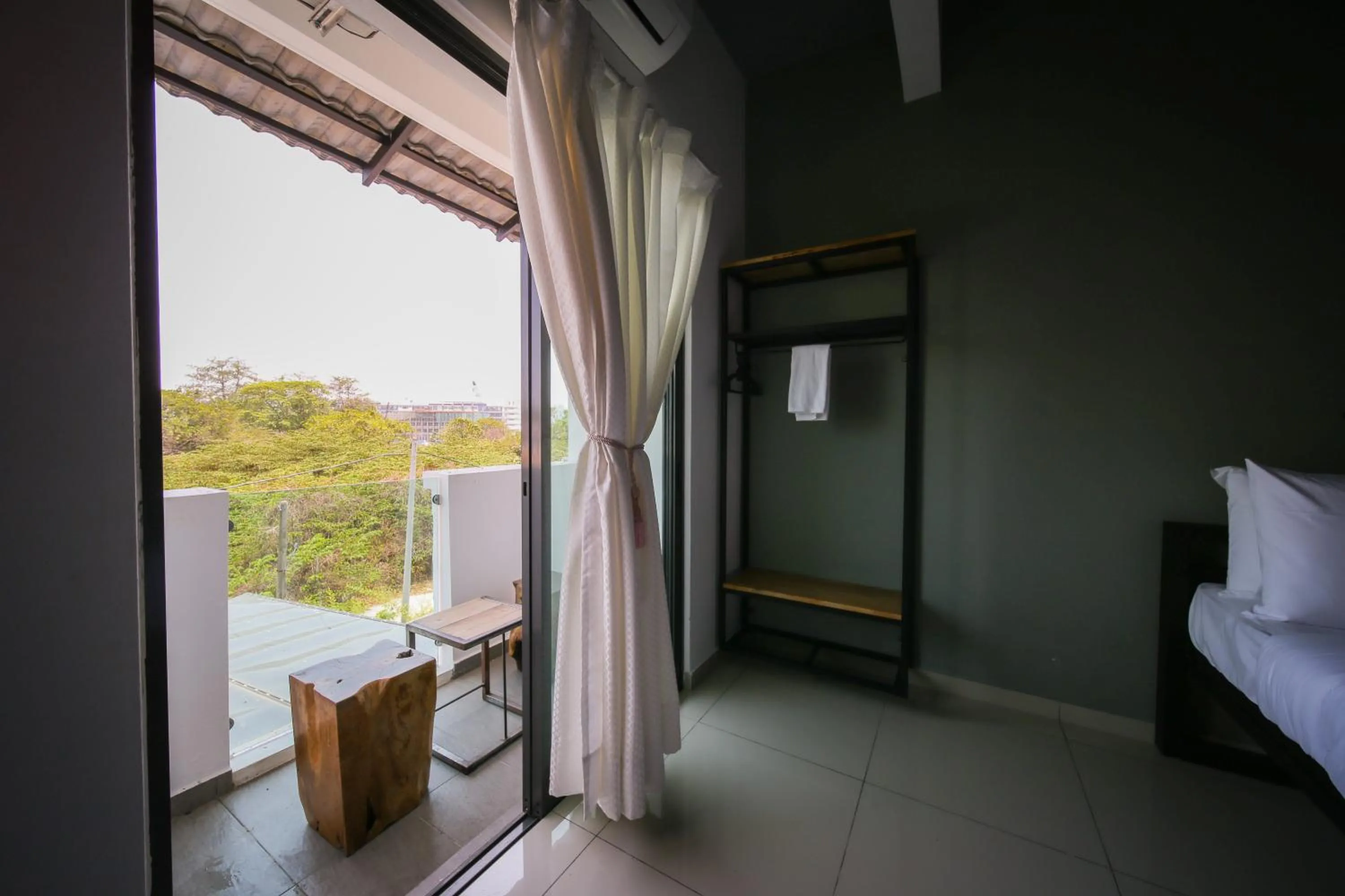 Bed in The Best Hotel in Bayan Lepas - THE LOV PENANG