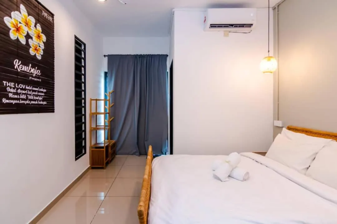 Bed in The Best Hotel in Bayan Lepas - THE LOV PENANG