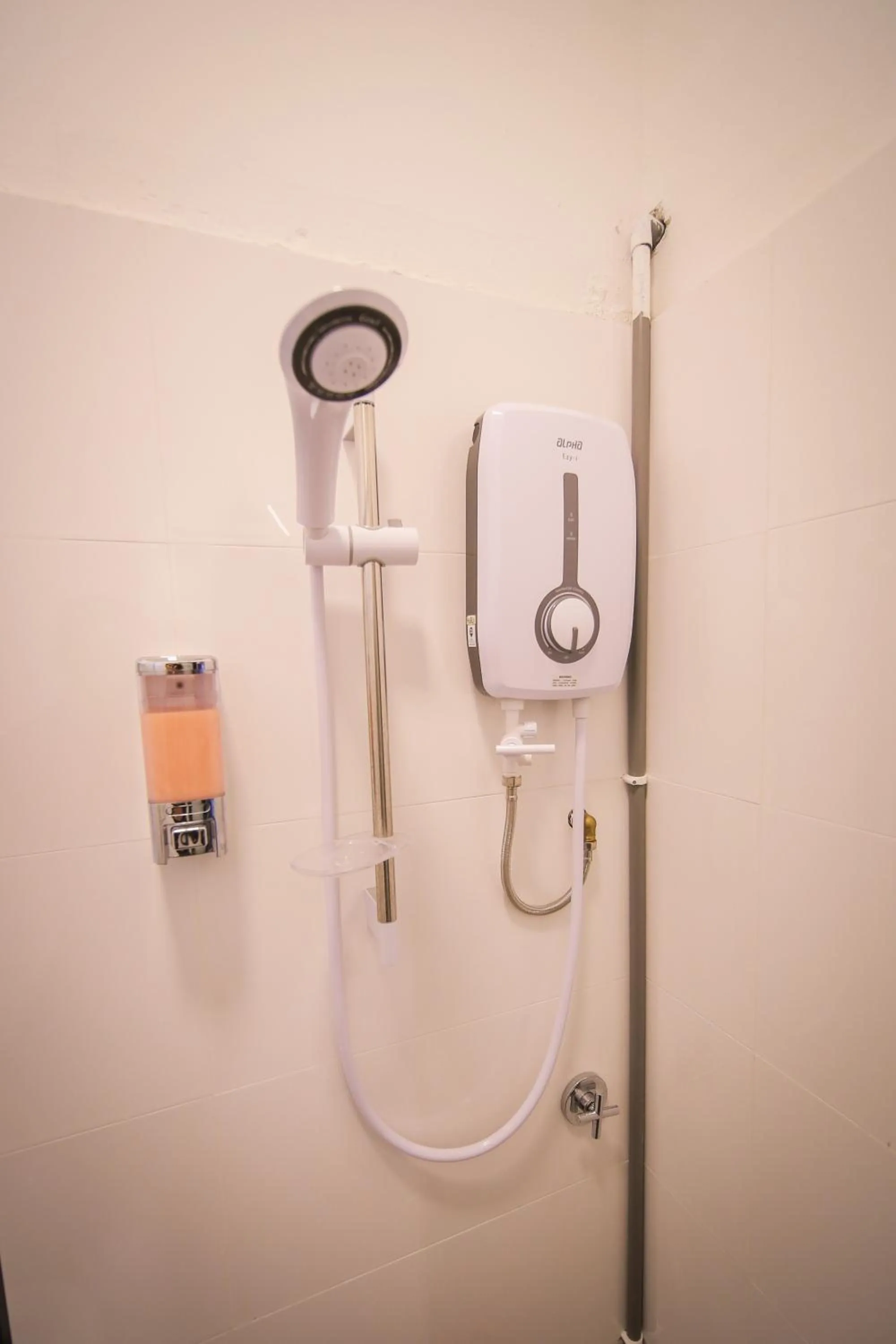 Shower in The Best Hotel in Bayan Lepas - THE LOV PENANG