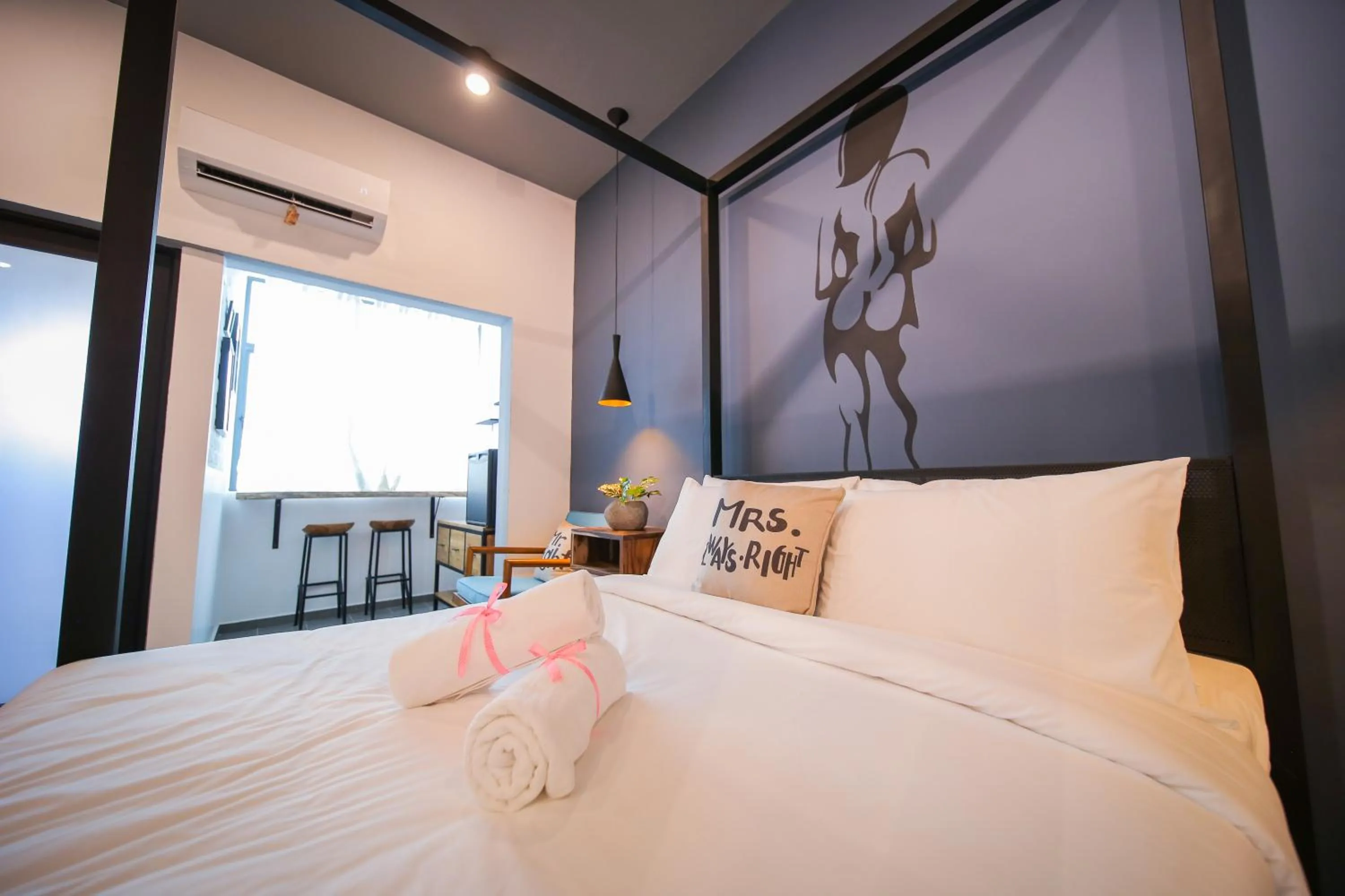 Bed in The Best Hotel in Bayan Lepas - THE LOV PENANG