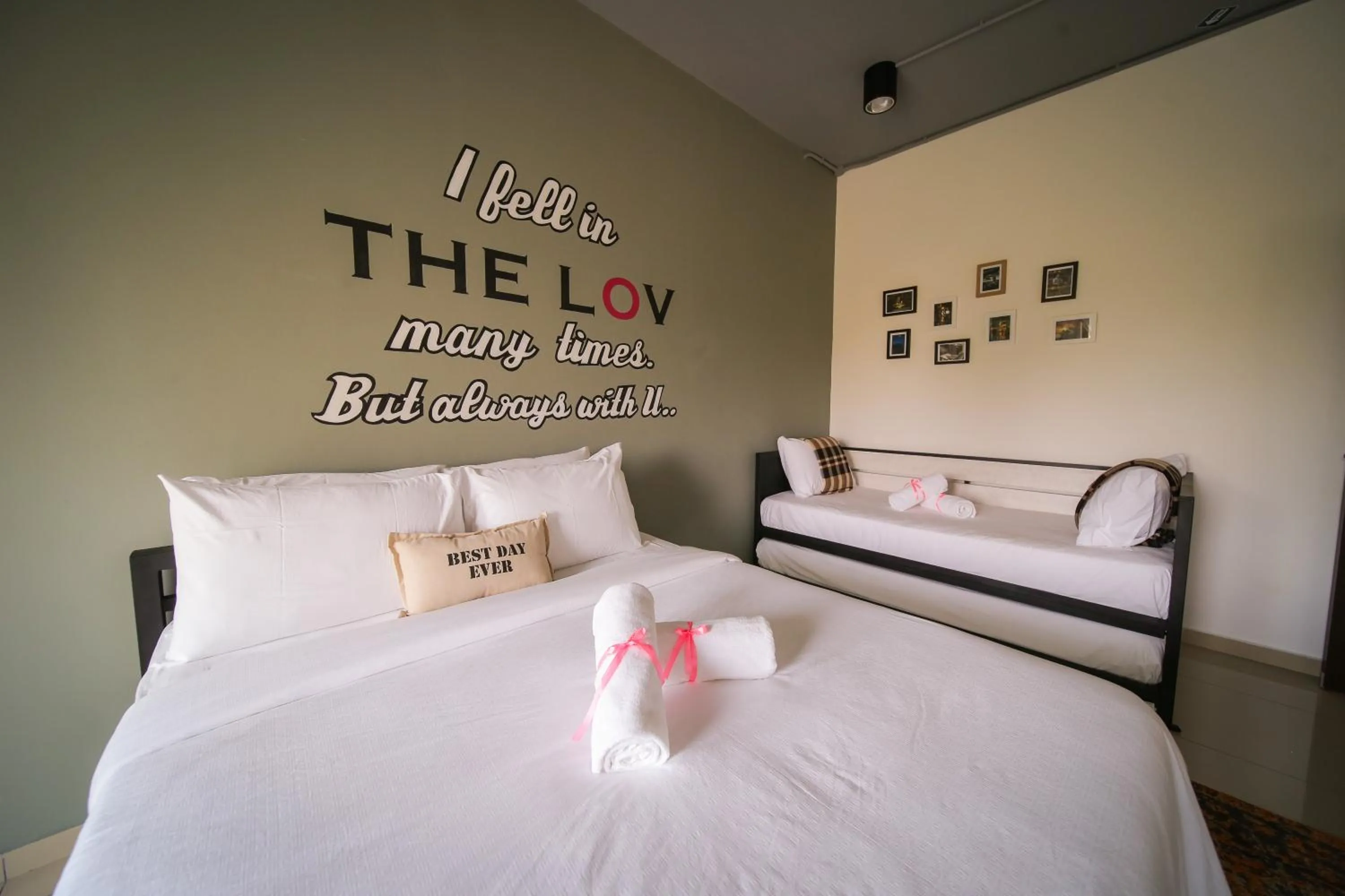 Bed in The Best Hotel in Bayan Lepas - THE LOV PENANG