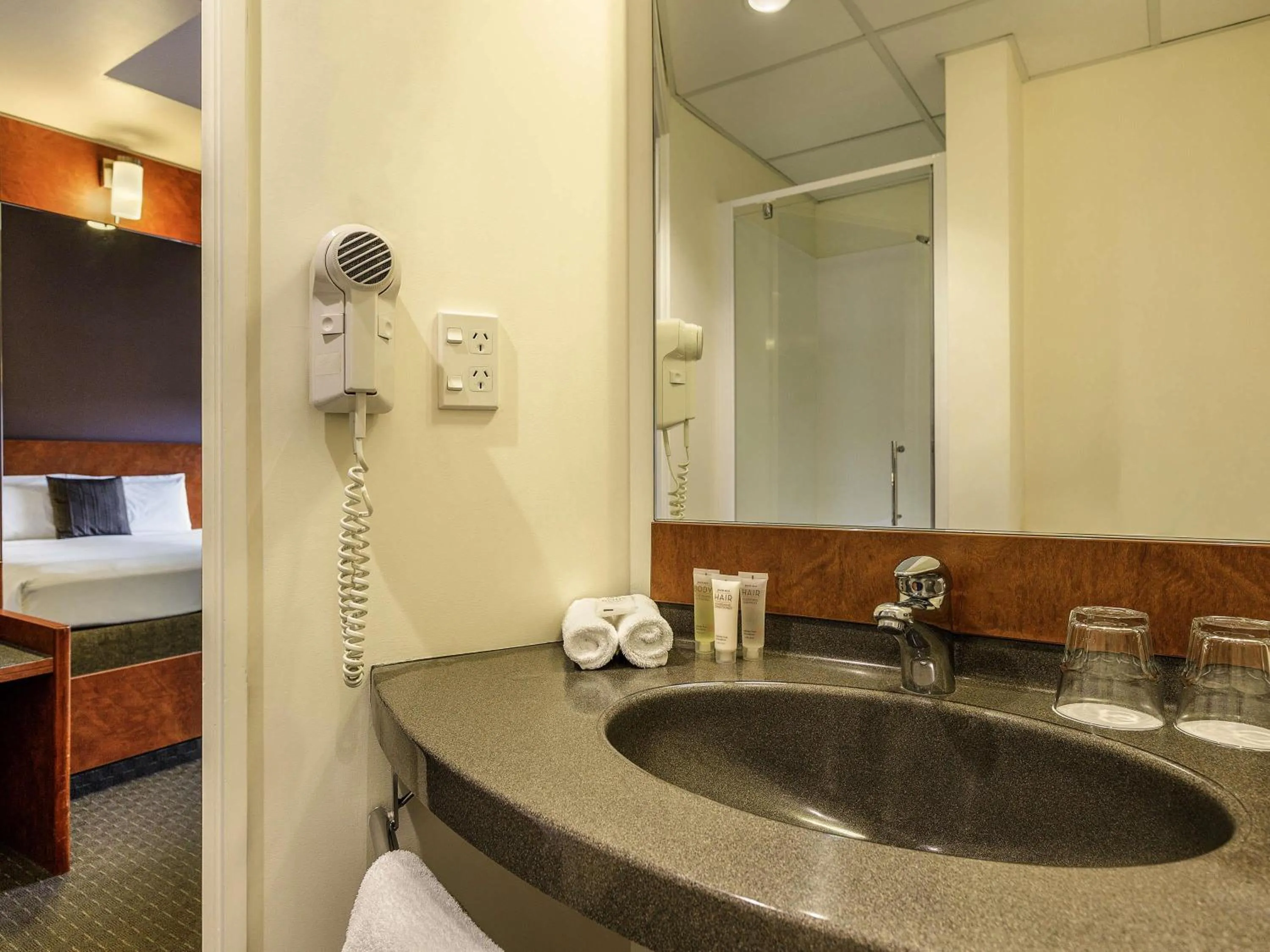 Bedroom in Ibis Christchurch