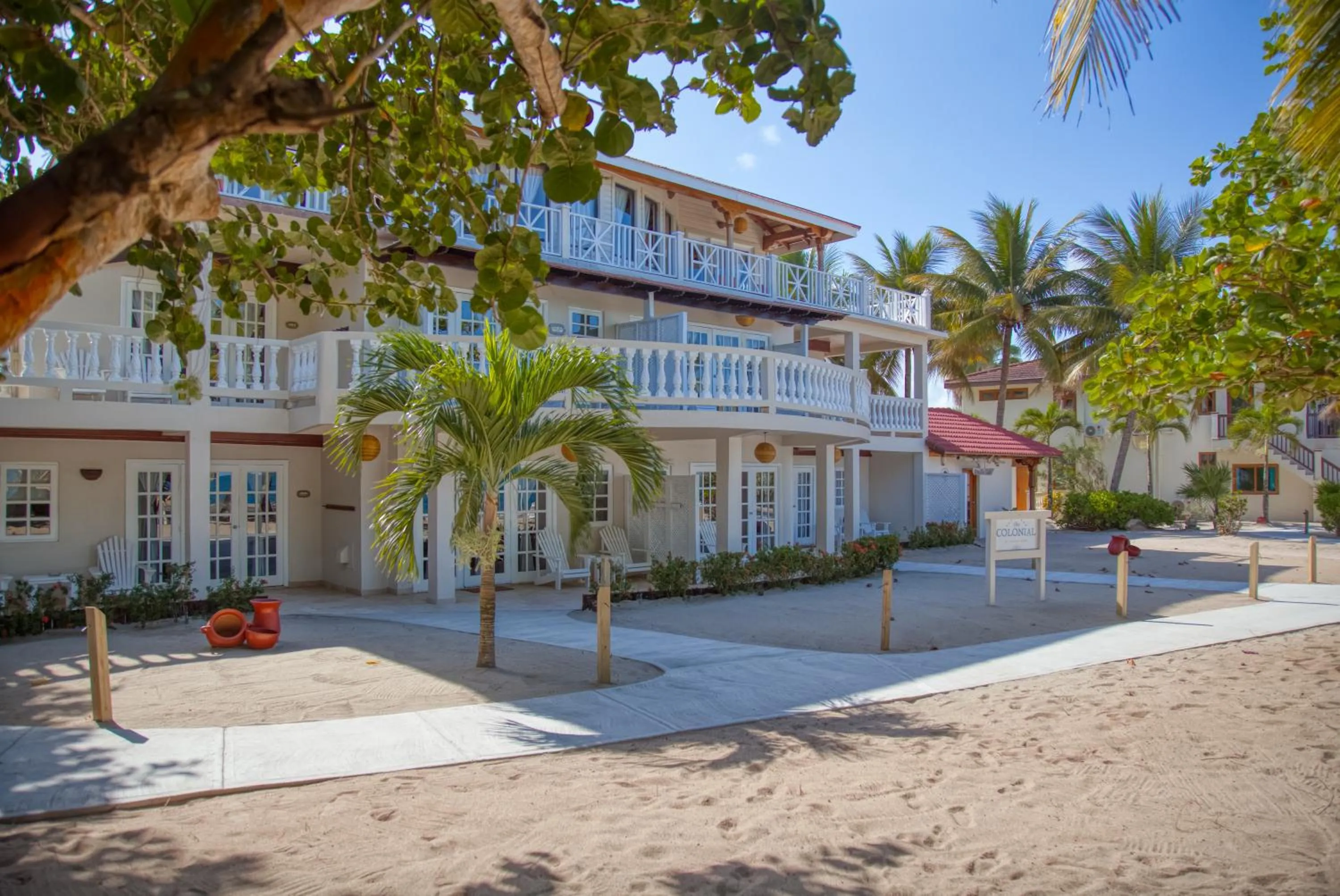 Property building in The Colonial at Jaguar Reef