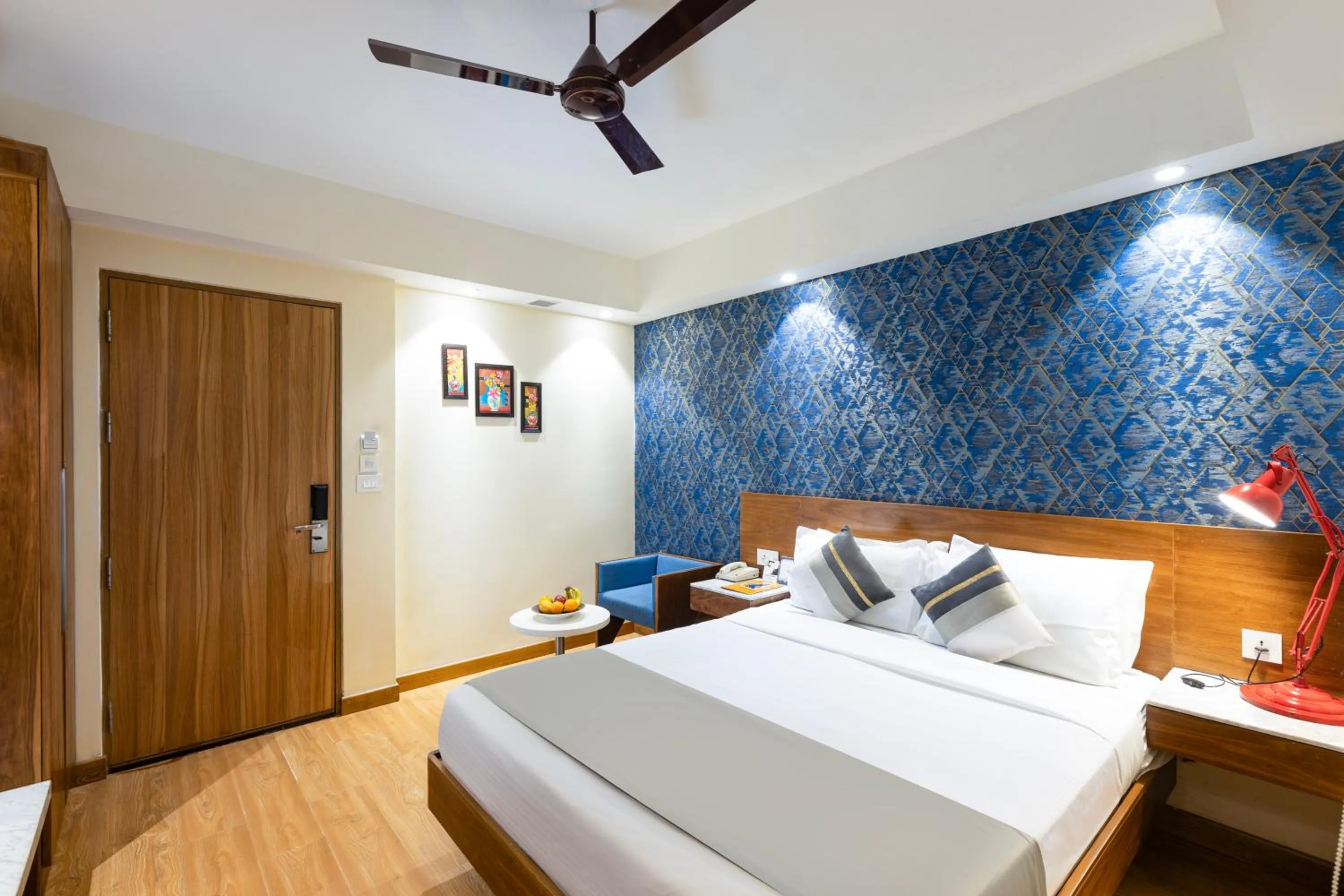 Bed in The Orion Plaza - Nehru Place