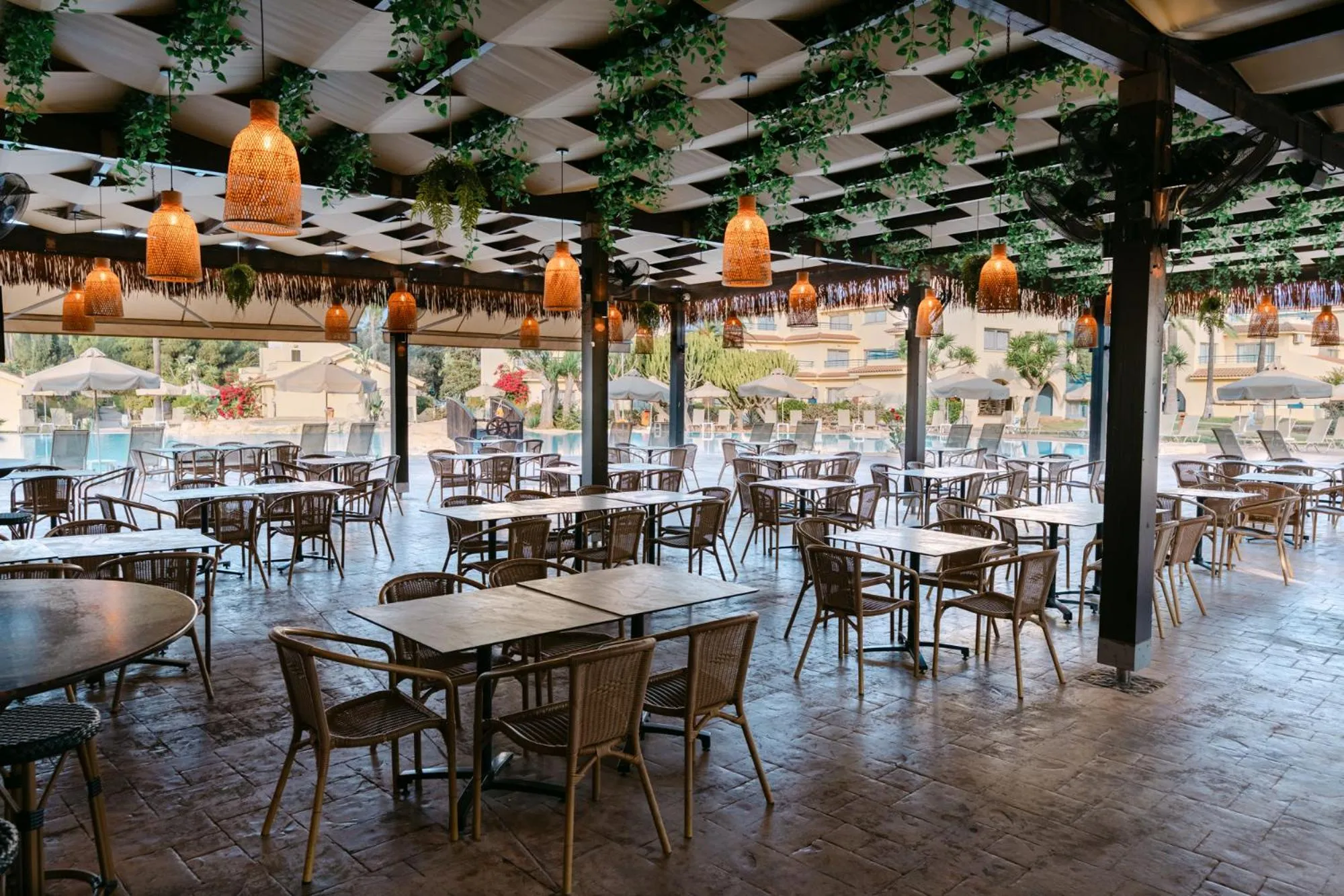 Restaurant/places to eat in Makronisos Village