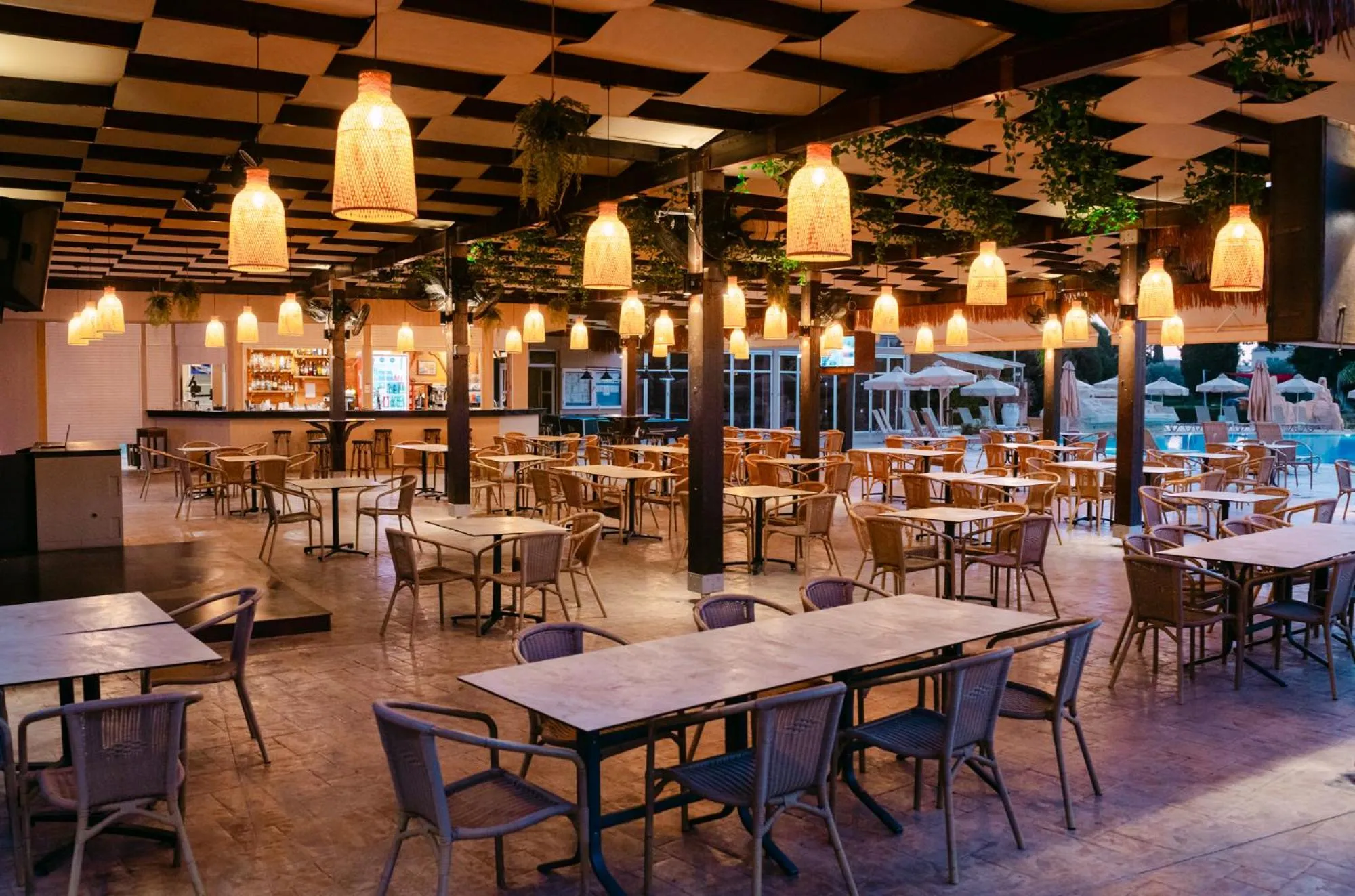 Restaurant/places to eat in Makronisos Village