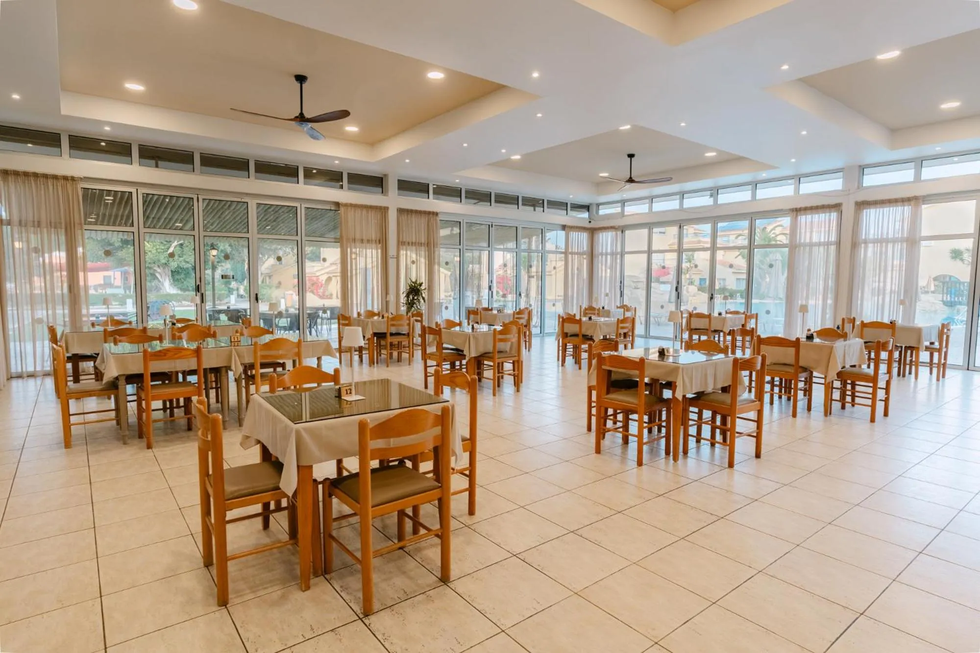 Restaurant/places to eat in Makronisos Village