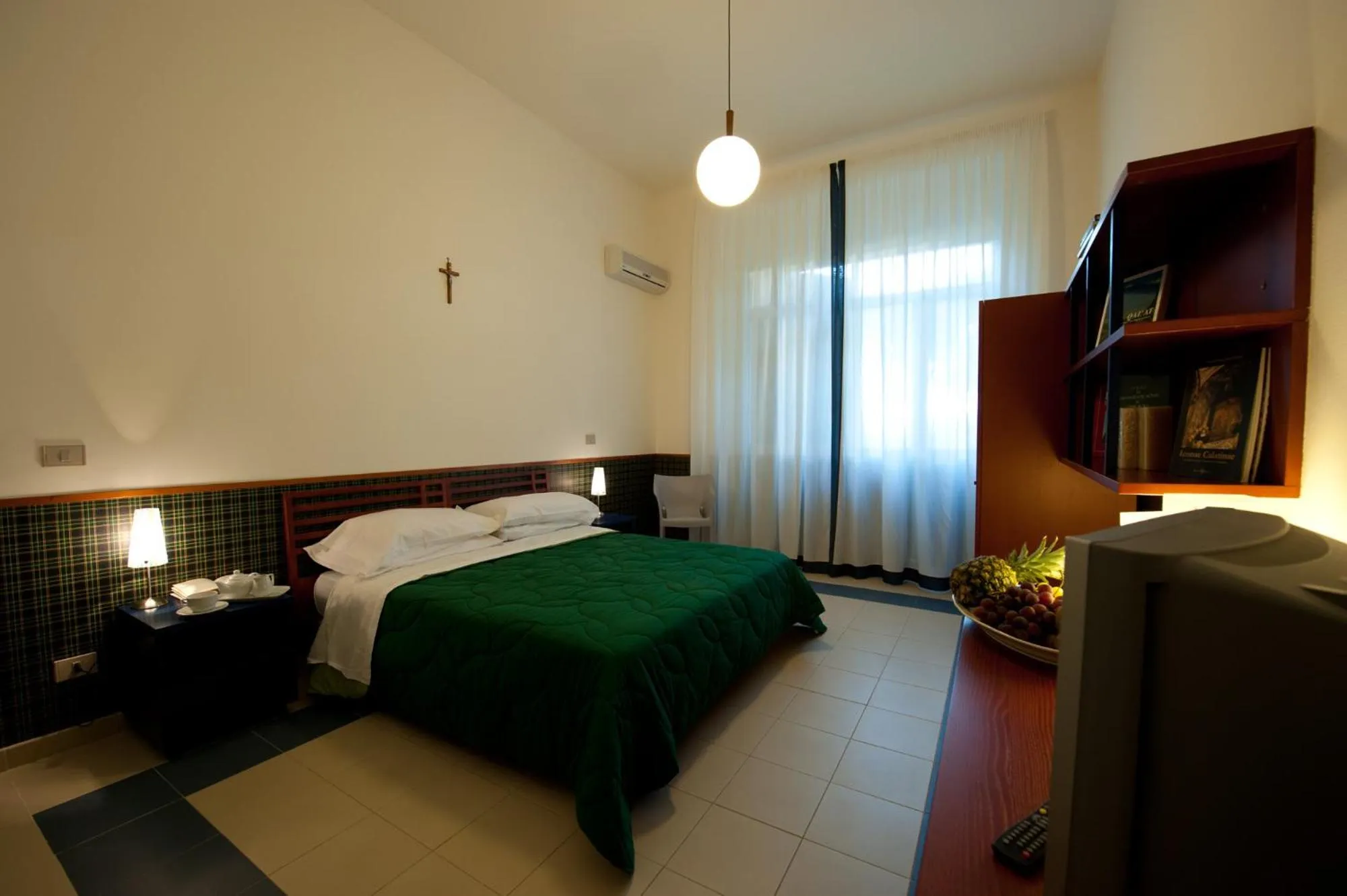 Bed in Hotel Villa Sturzo