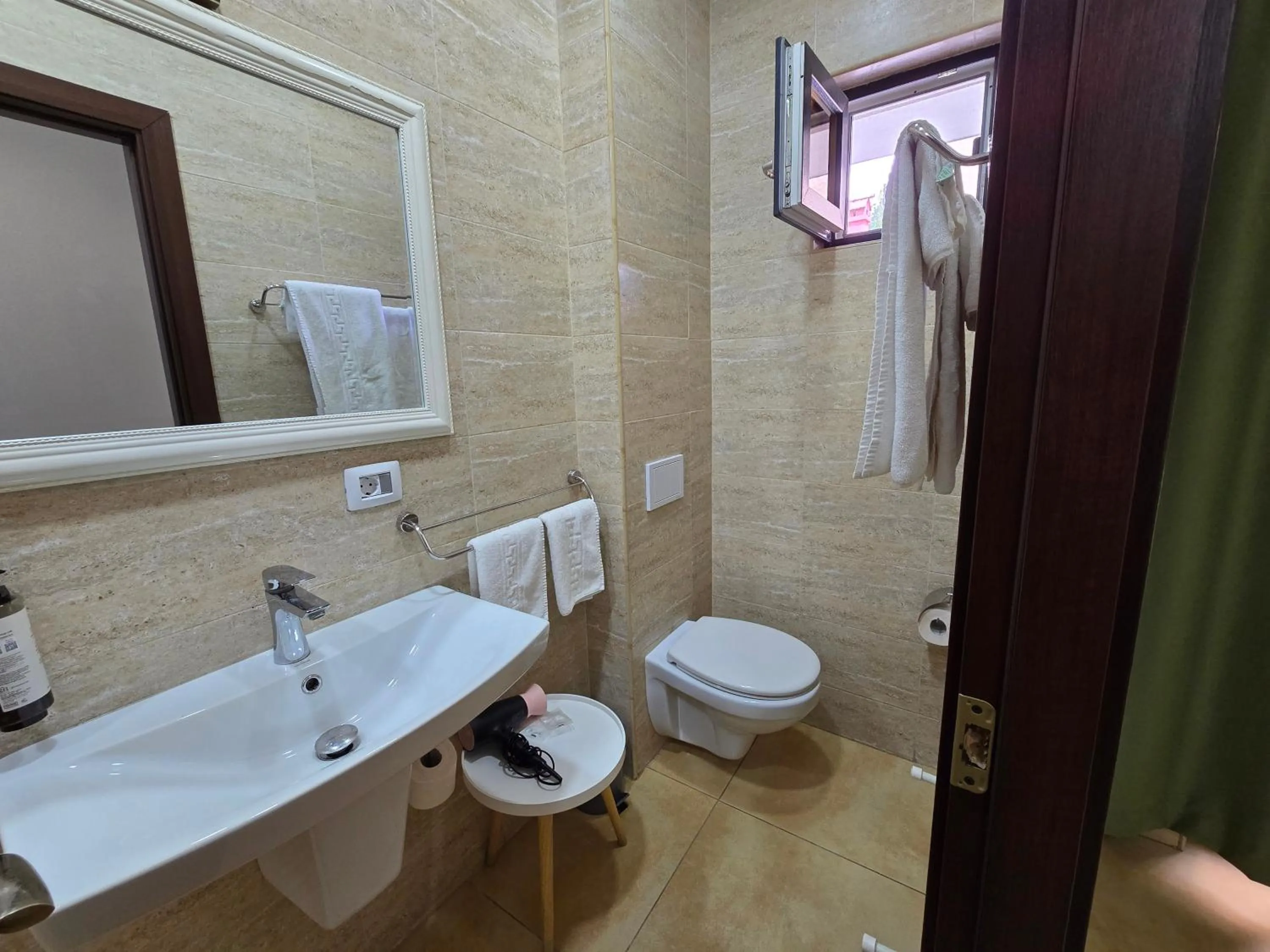 Bathroom in Poet Palace Bucharest