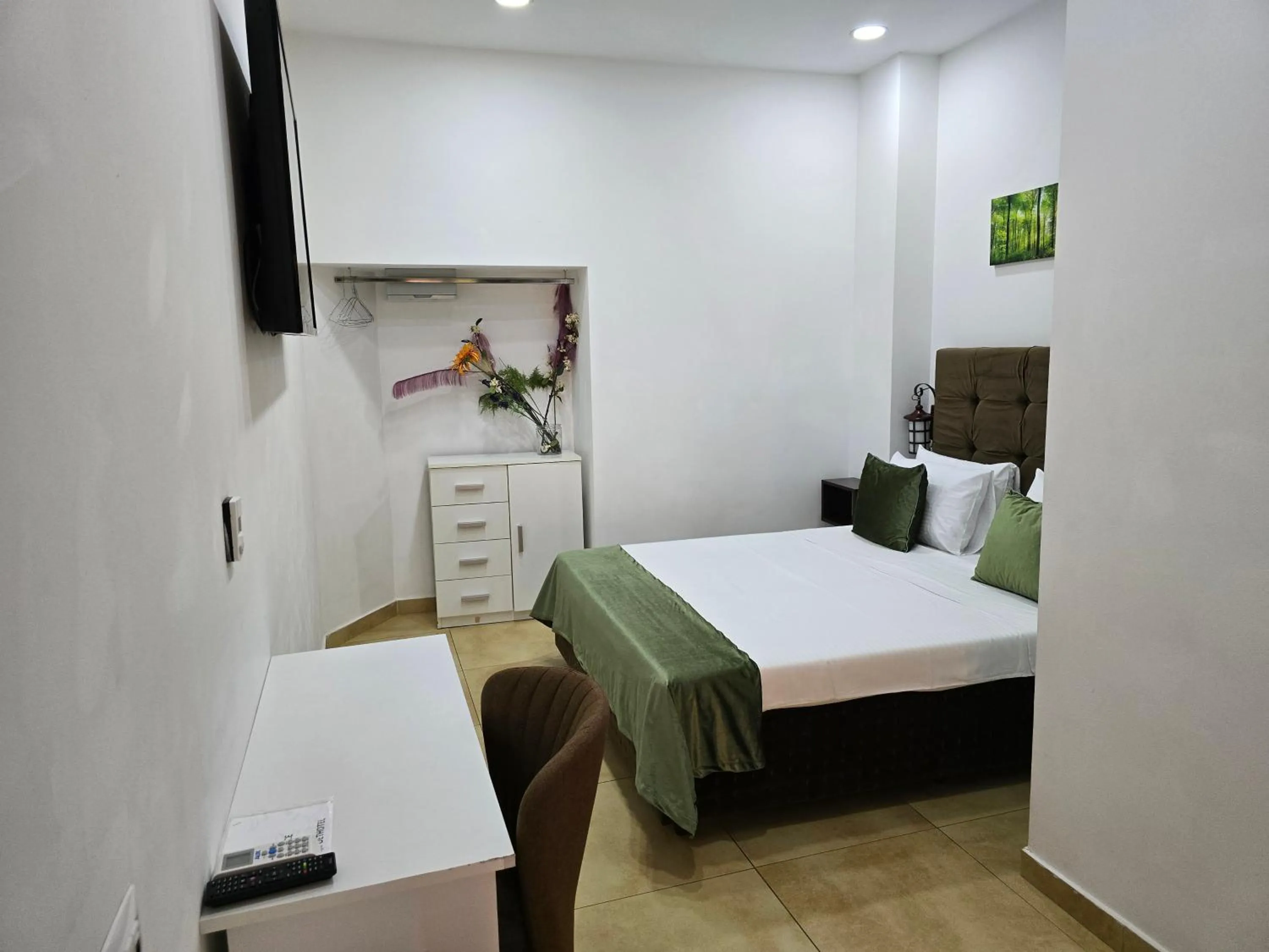 Photo of the whole room, Bed in Poet Palace Bucharest