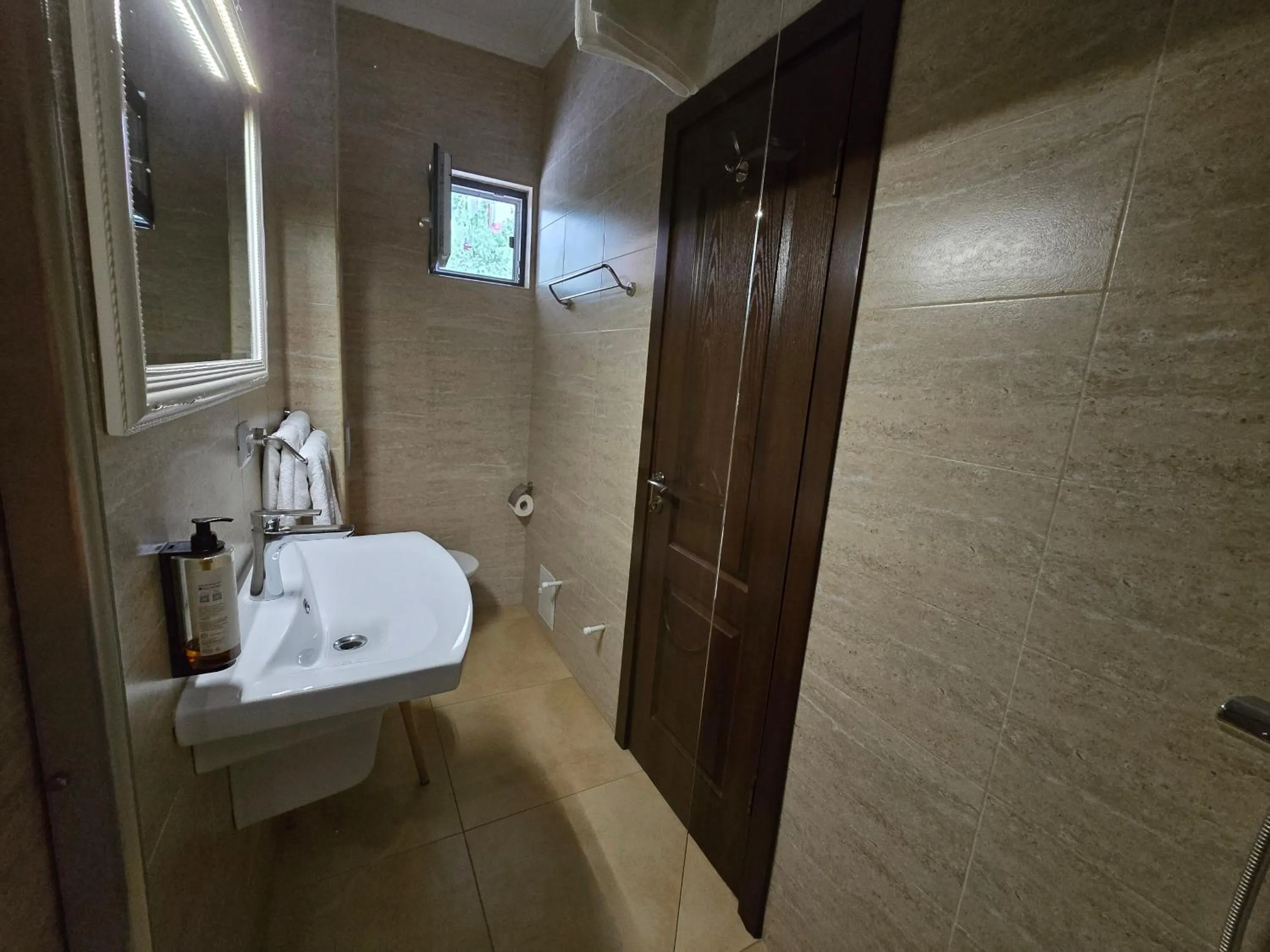 Bathroom in Poet Palace Bucharest