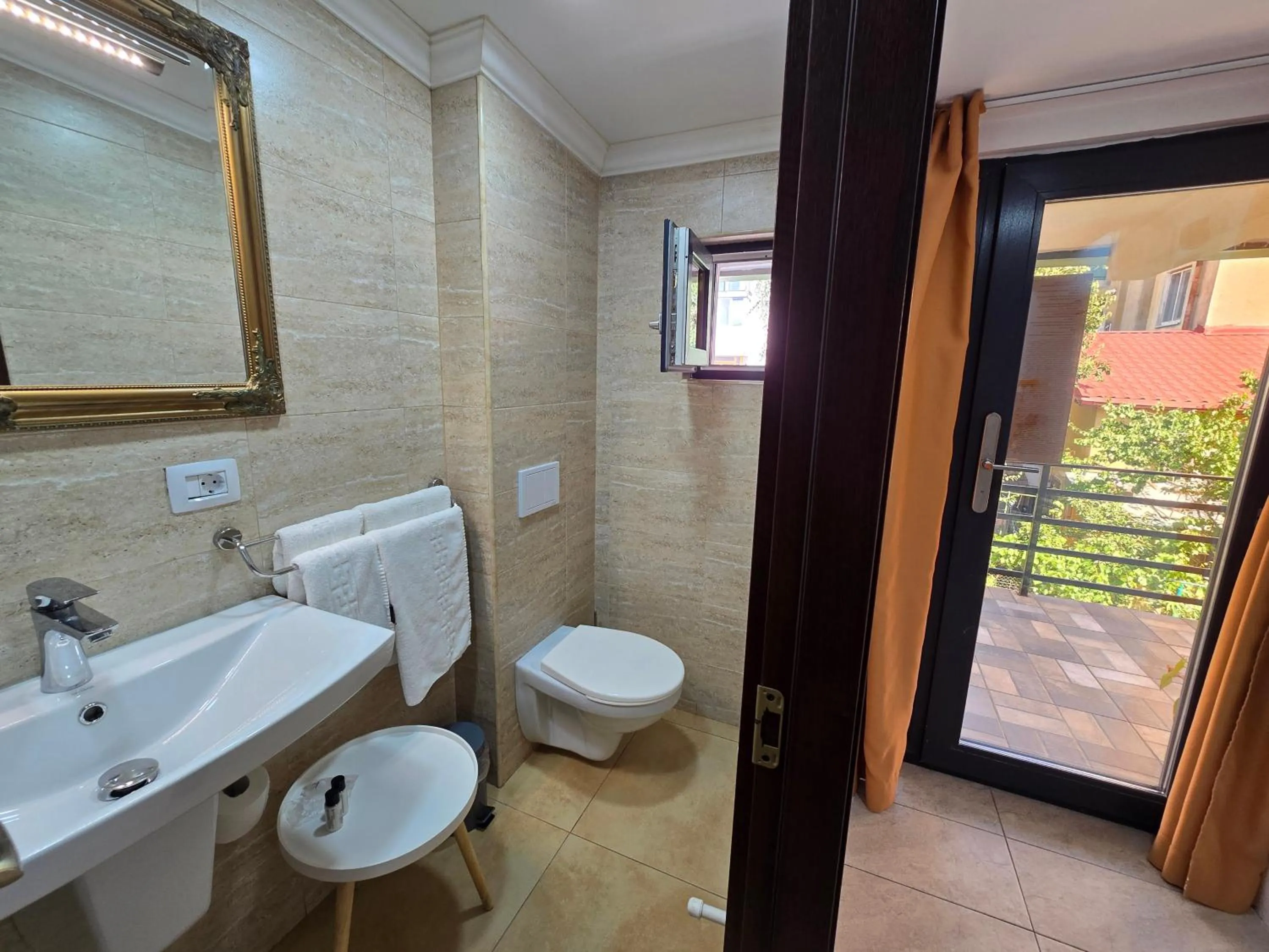 Bathroom in Poet Palace Bucharest