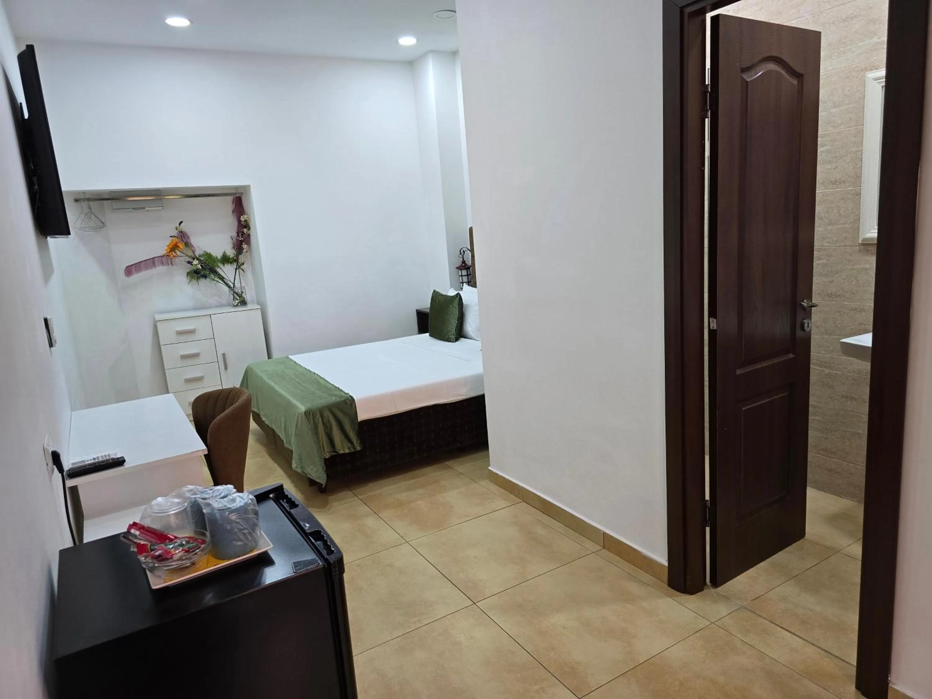 Photo of the whole room, Bed in Poet Palace Bucharest