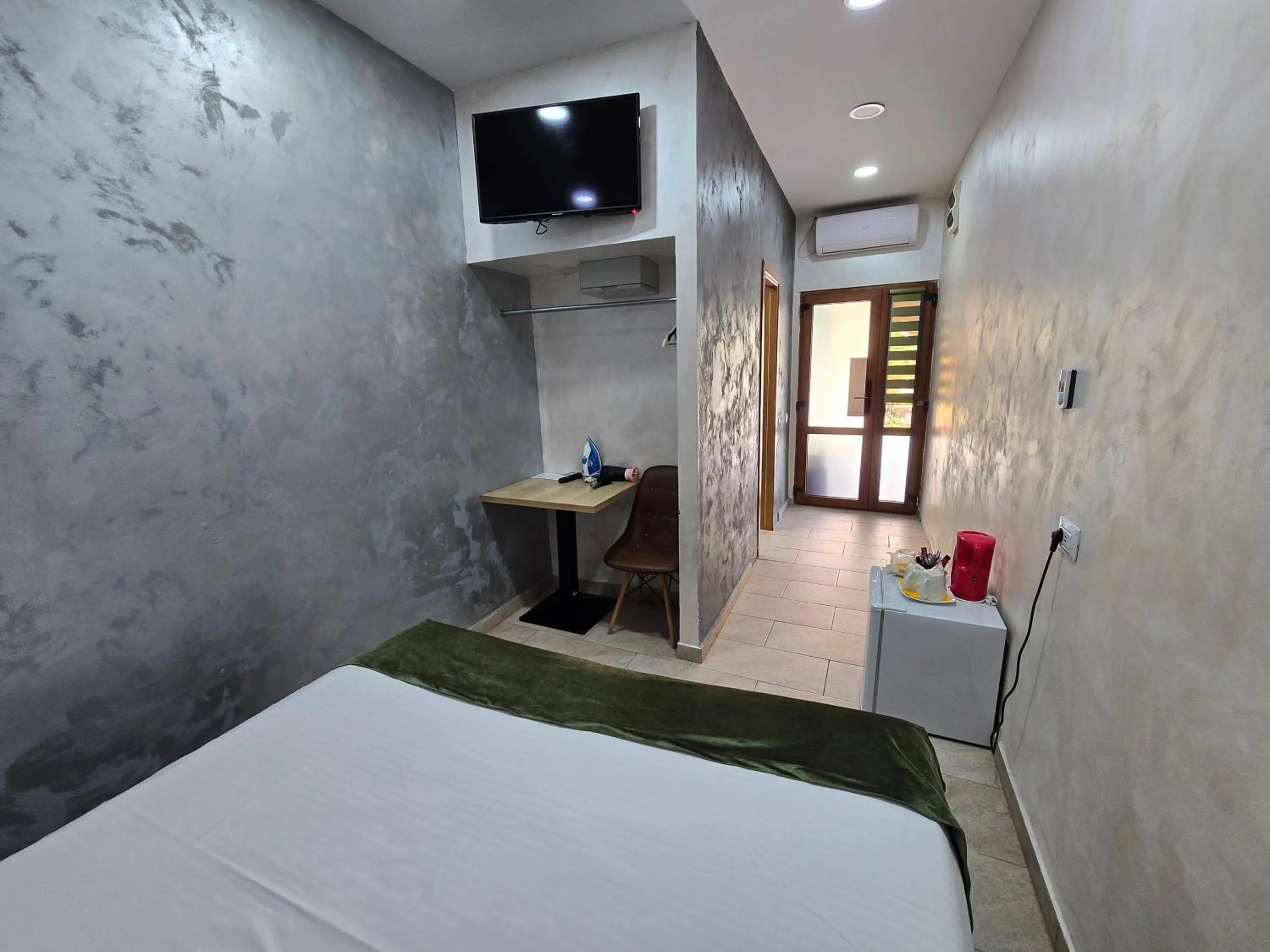 TV and multimedia, Bed in Poet Palace Bucharest