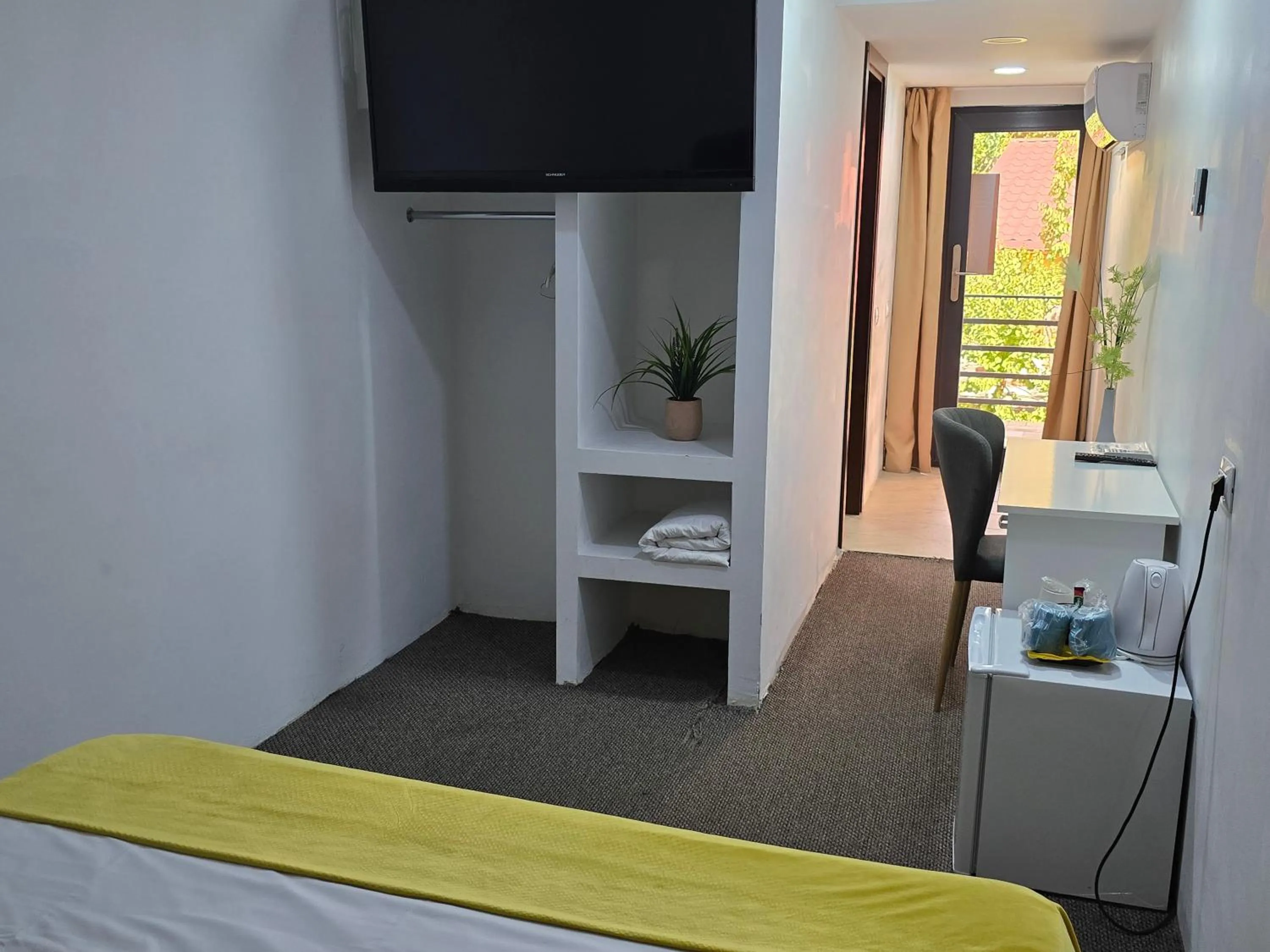 TV and multimedia, Bed in Poet Palace Bucharest