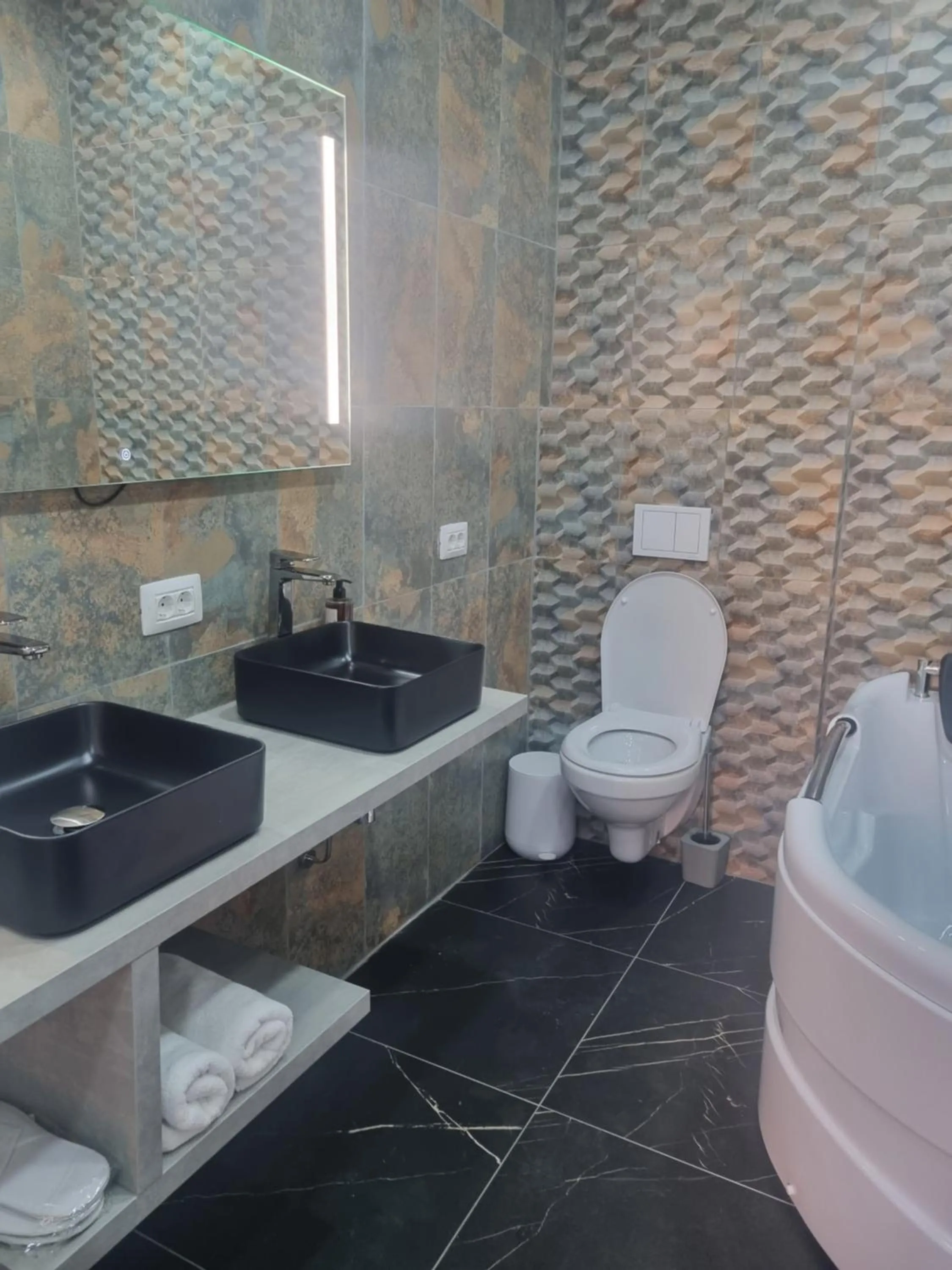 Bathroom in Poet Palace Bucharest