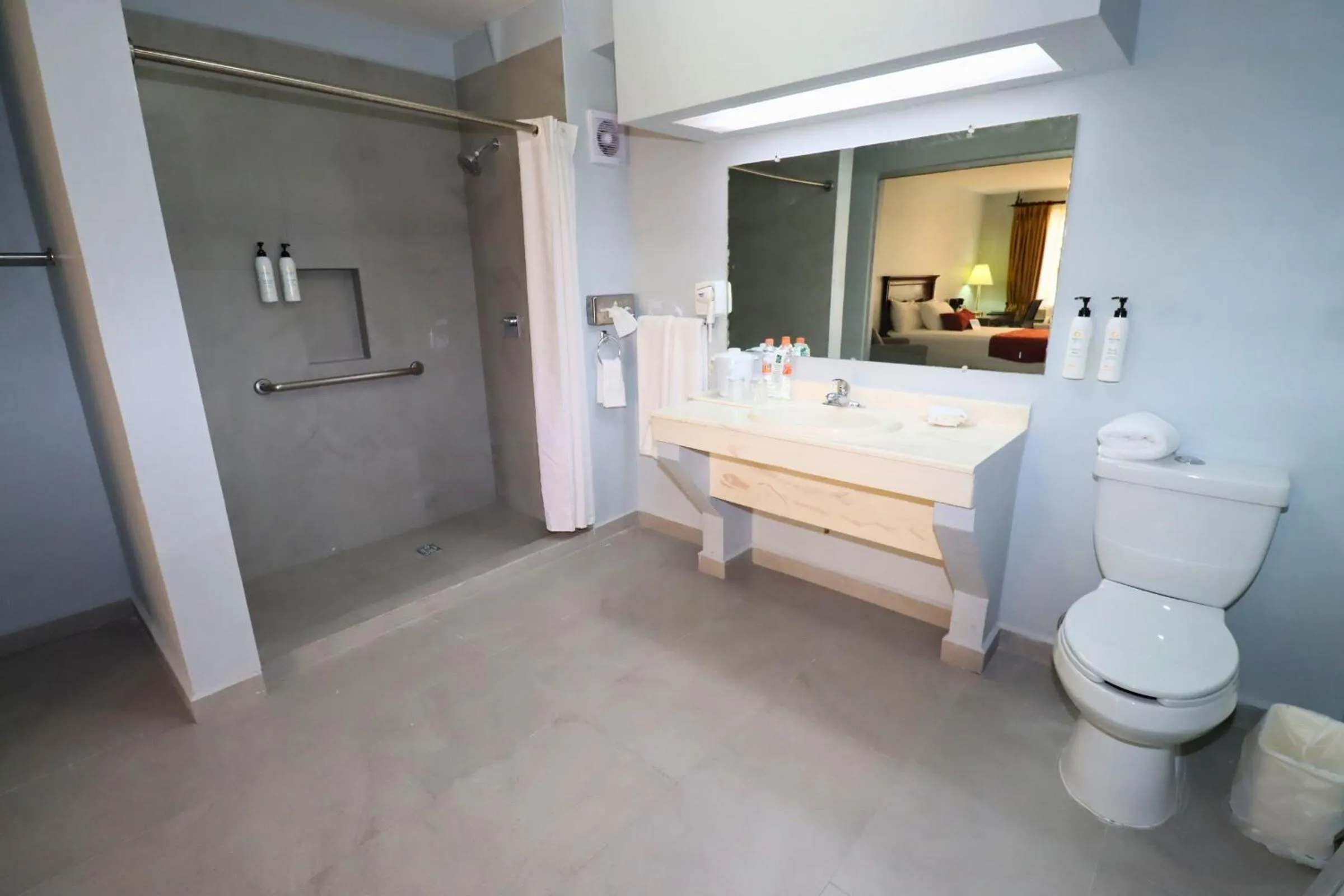 Bathroom in Quality Inn Piedras Negras