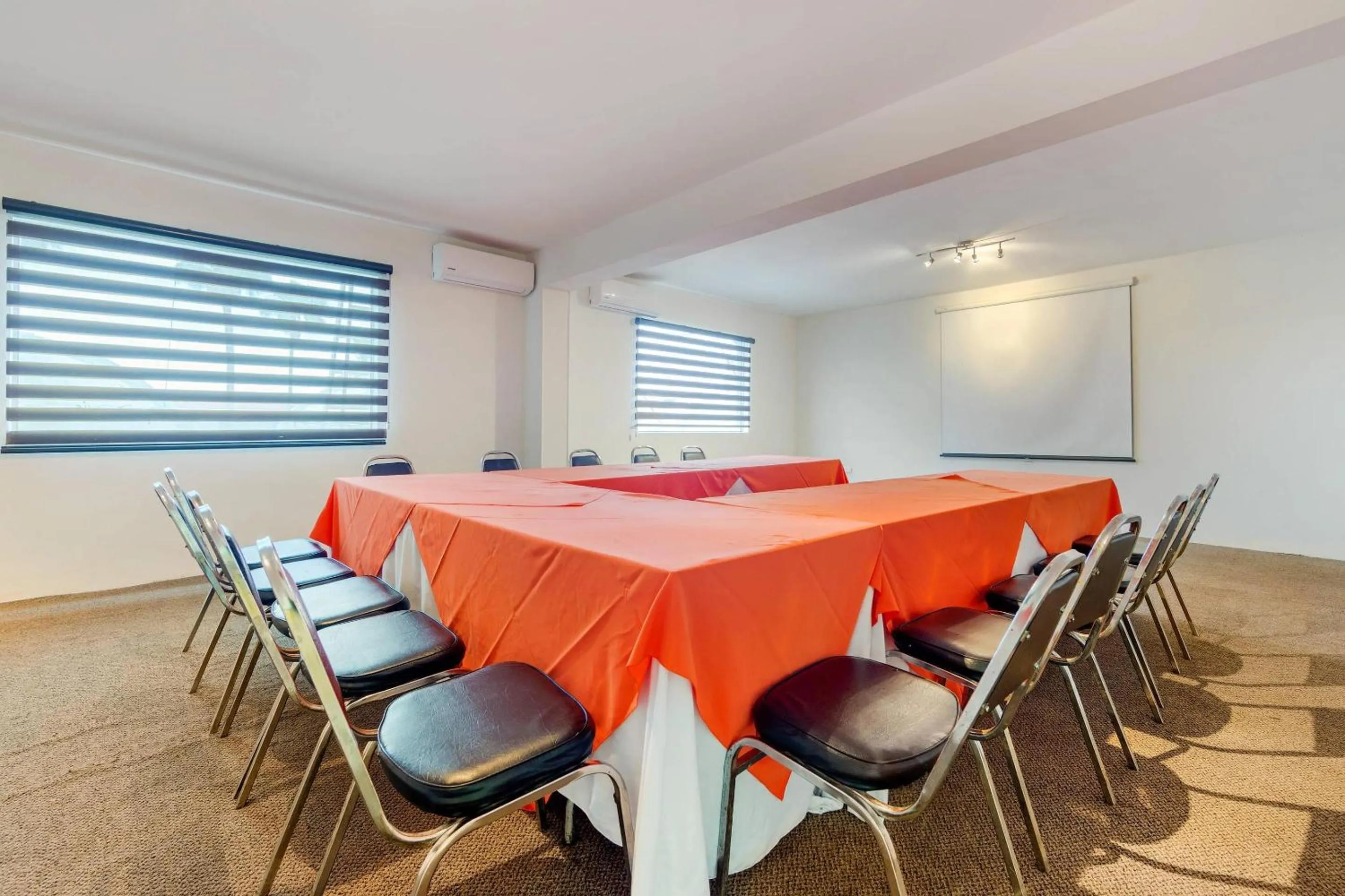 Meeting/conference room in Quality Inn Piedras Negras