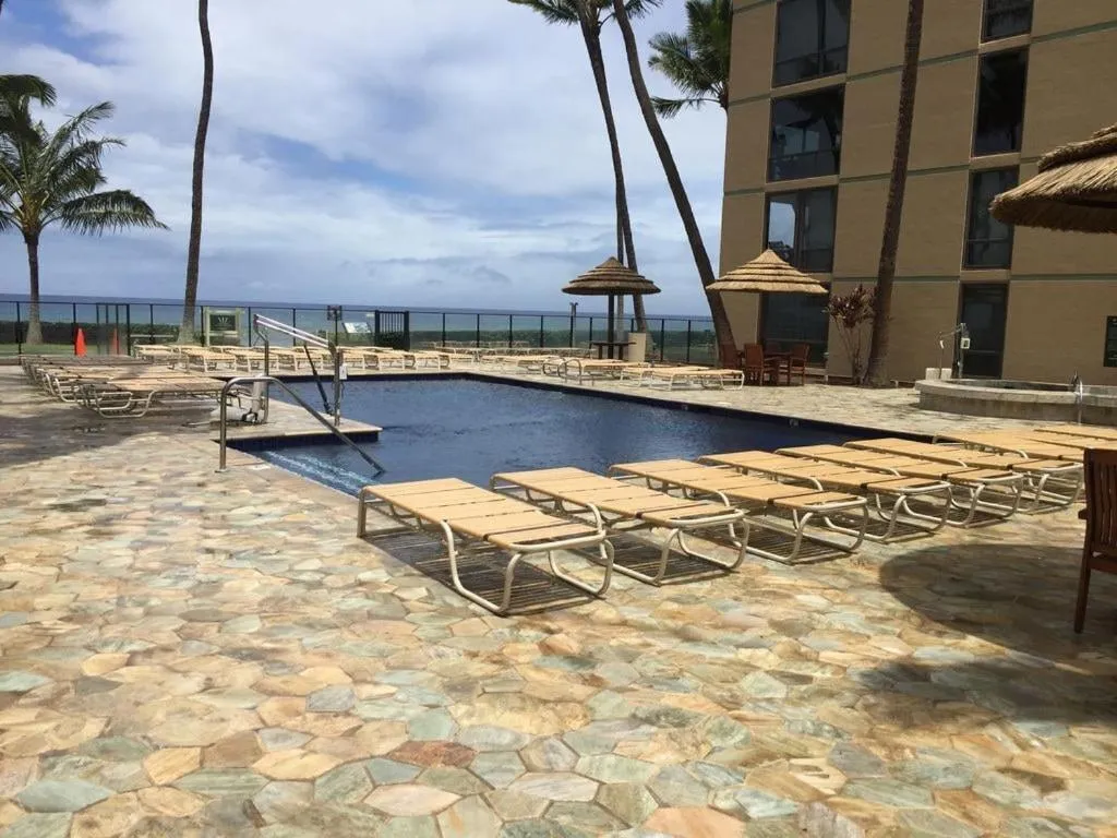 Swimming pool in Mahana 316