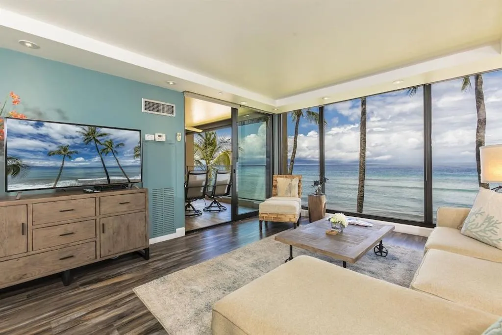 Living room in Mahana 316