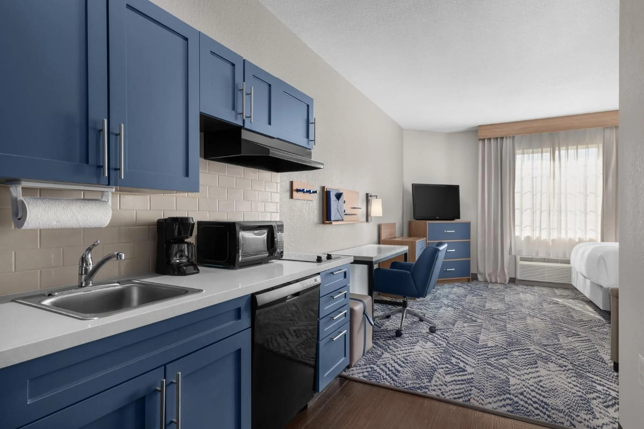 Photo of the whole room in Candlewood Suites Alexandria by IHG