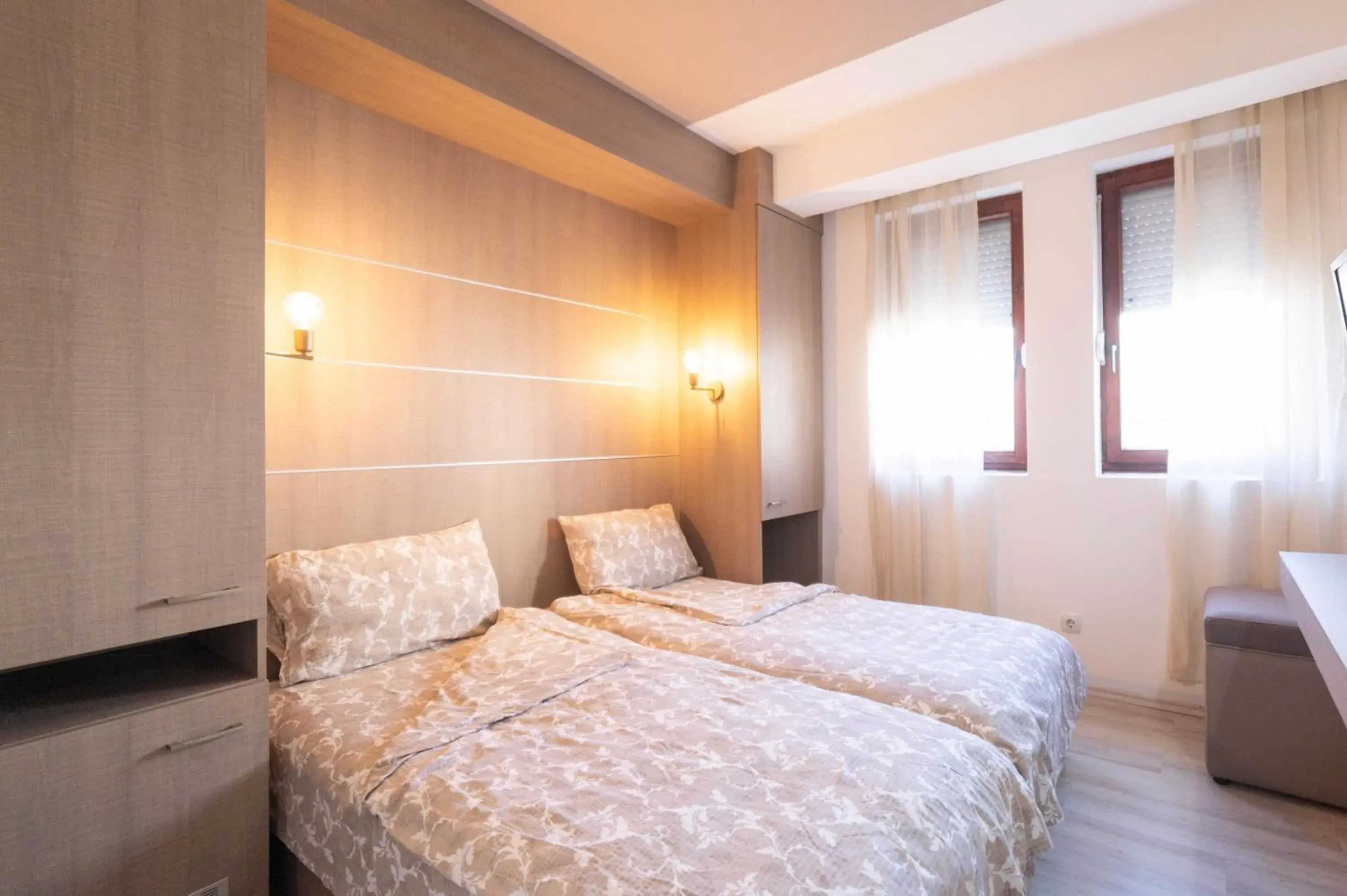Double or Twin Room with Bathroom - single occupancy in Villa White Lake Ohrid Double or Twin Room with Bathroom - single occupancy in Villa White Lake Ohrid