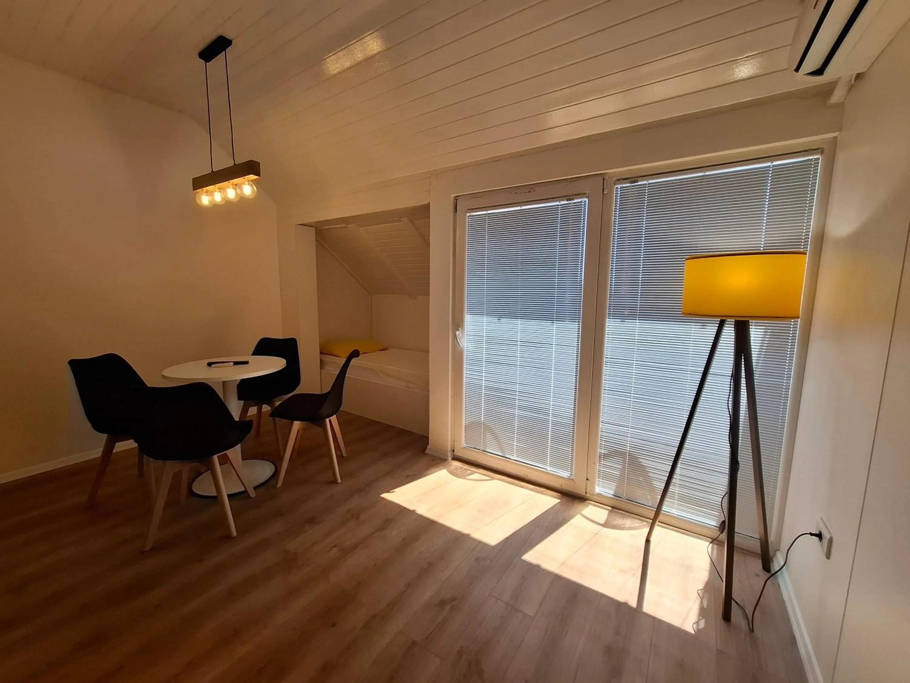 One-Bedroom Apartment with Terrace and Lake View - single occupancy in Villa White Lake Ohrid