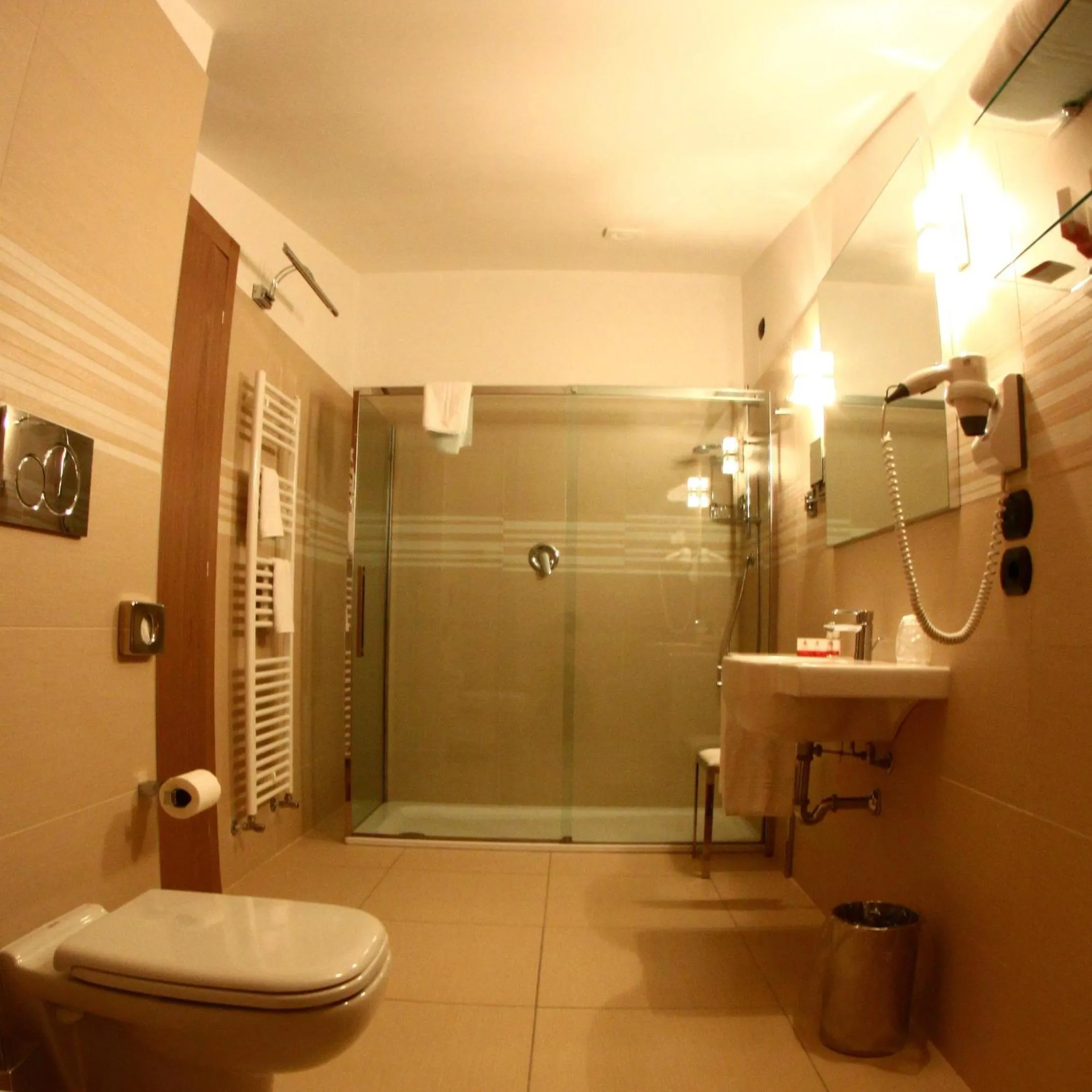 Shower in Hotel Novarello