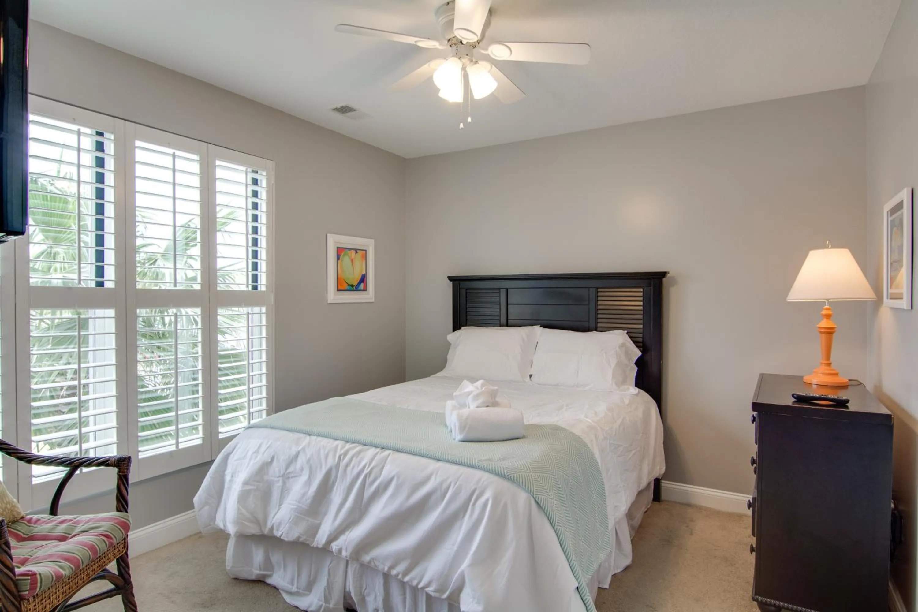 Bed in Ocean Boulevard Villas 101