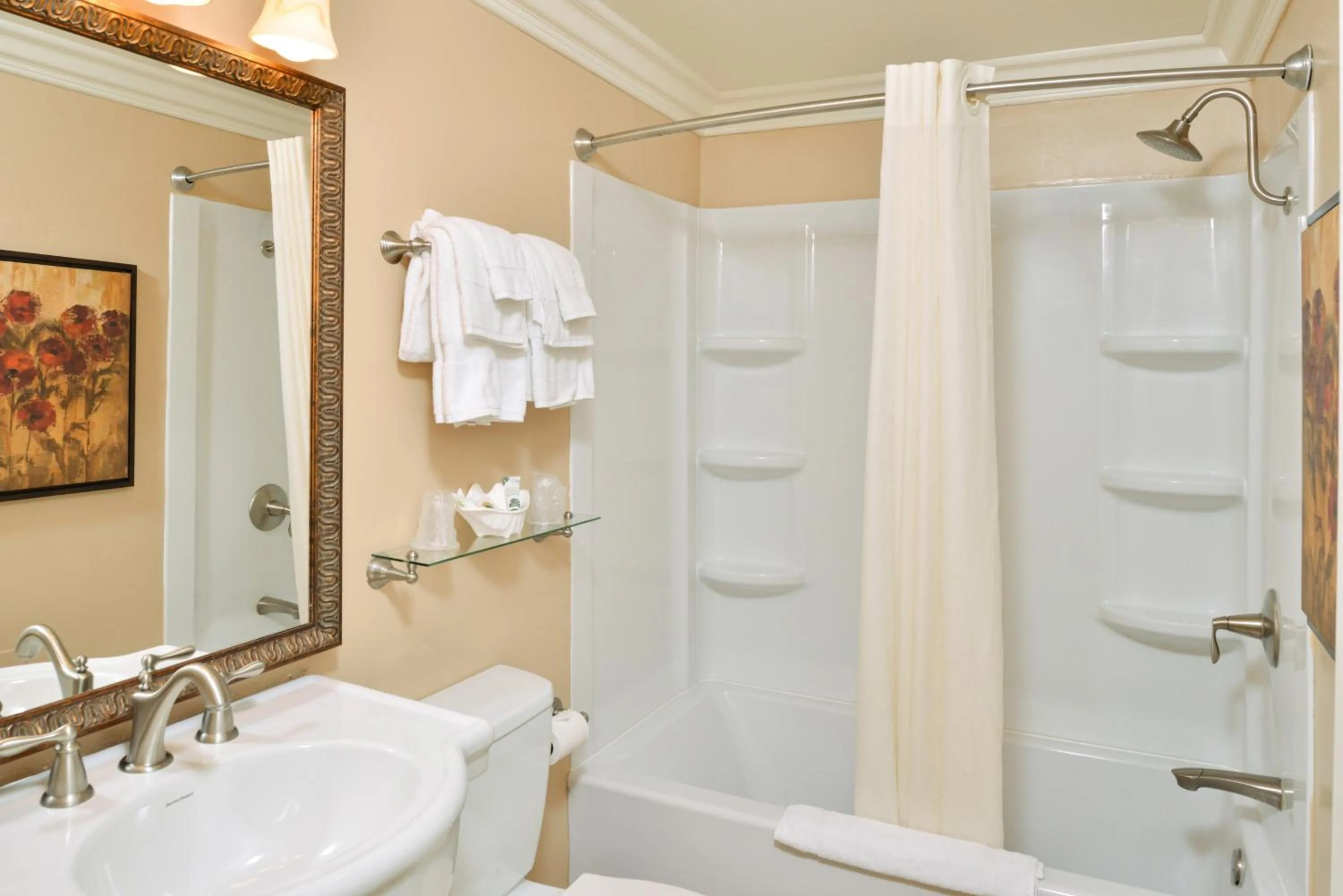 Shower in Dana Point Marina Inn