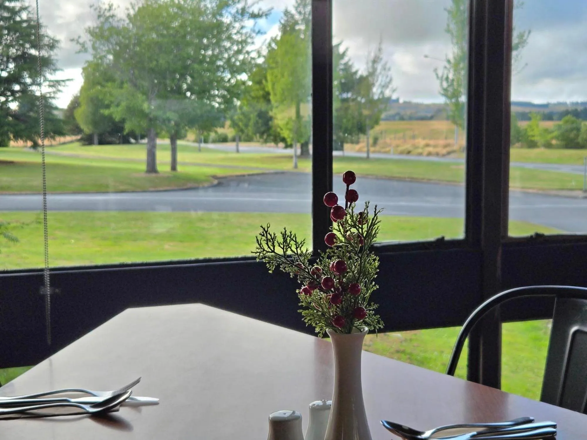 Restaurant/places to eat in Fiordland Hotel