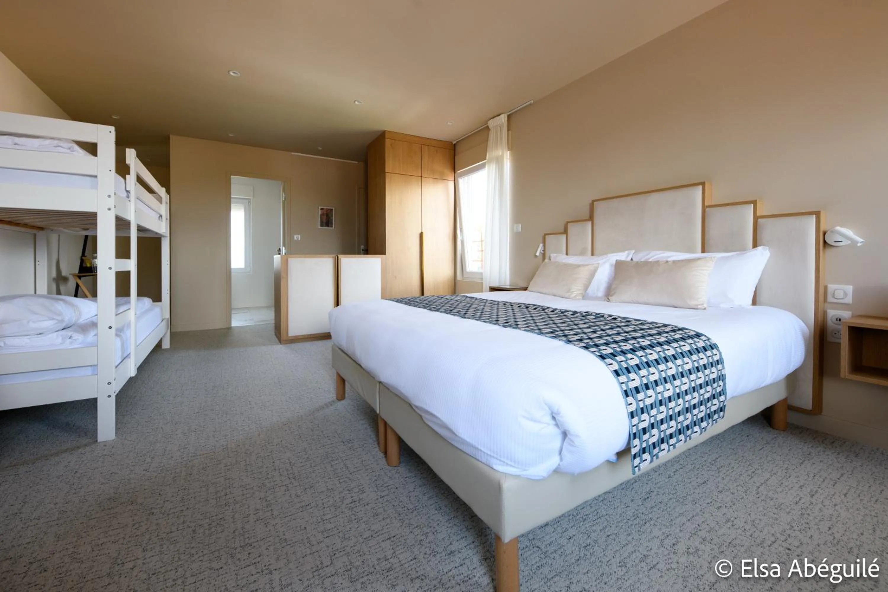 Bed in Hôtel Les Pins - Oléron