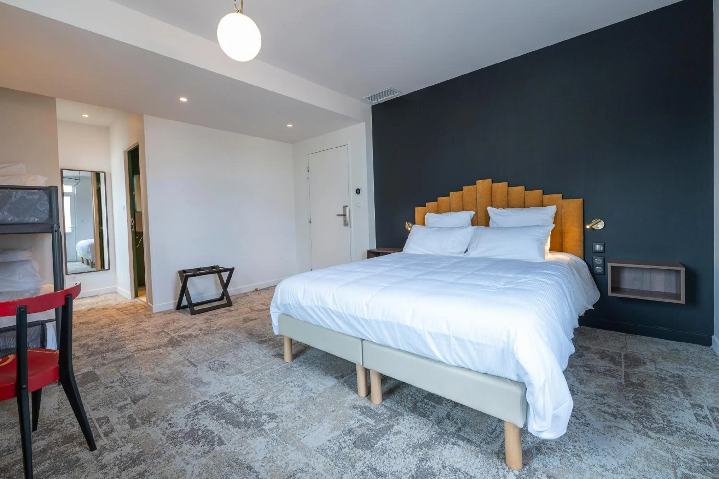 Bed in Hôtel Les Pins - Oléron