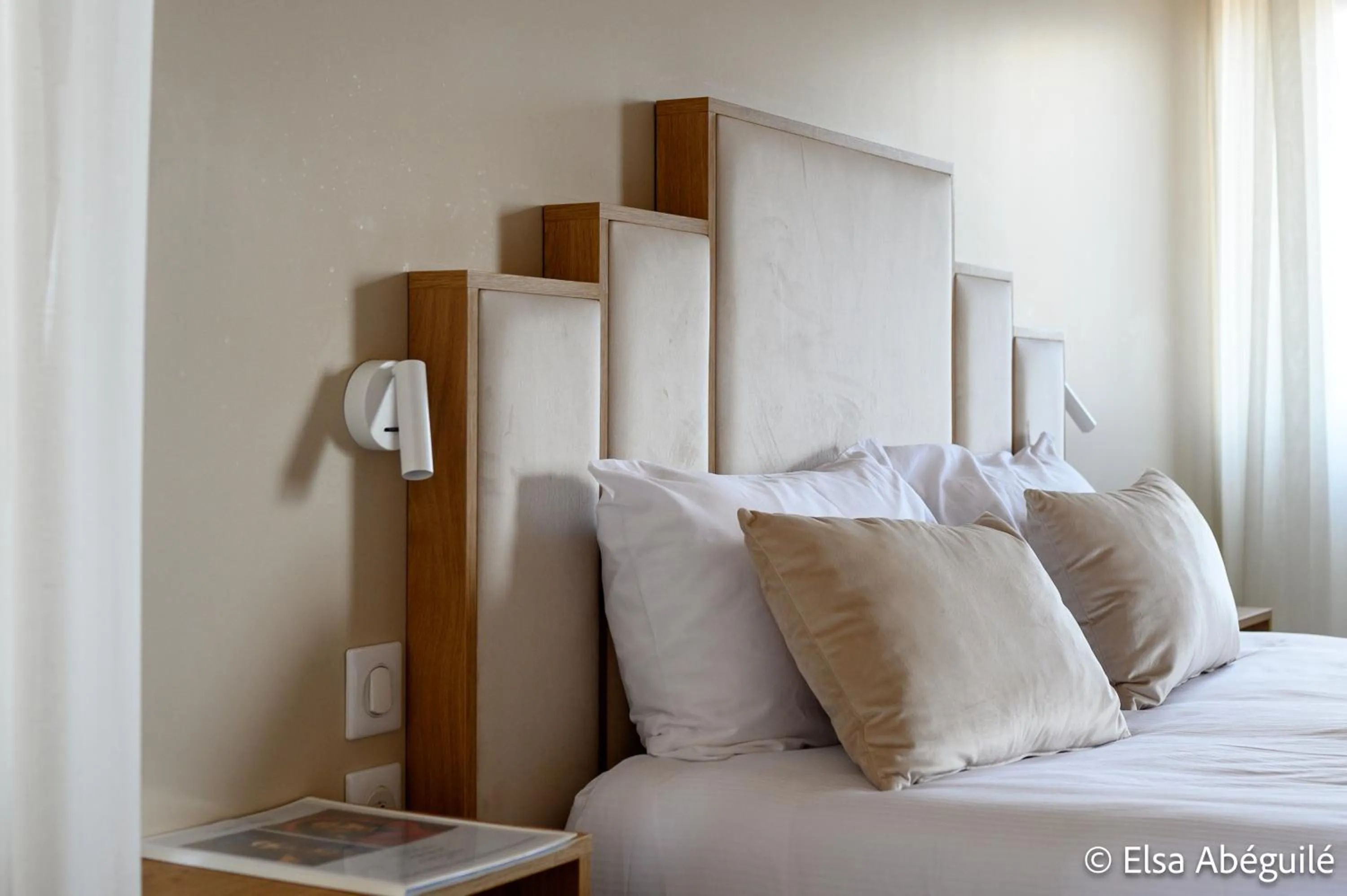 Bed in Hôtel Les Pins - Oléron